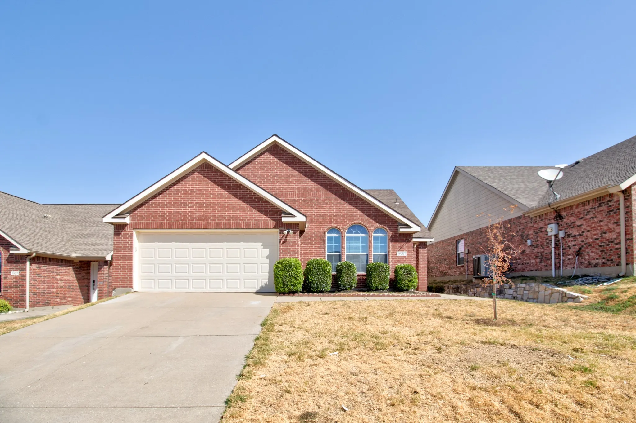Single Family Residence For Sale in Denton County , 9001 Wild Rose Lane, Aubrey, Texas 76227, 3 Bedroom, 2 Bathroom, 2 Garage spaces, 1,455 Sqft, built in 2006, mls#21378295, Real Estate Agent in Aubrey, Homes For Sale in Denton county, Homes For Sale in Aubrey, Realtor in Aubrey Texas, Real Estate Brokerage Independent Realty Texas, Luminita Cordes Realtor
