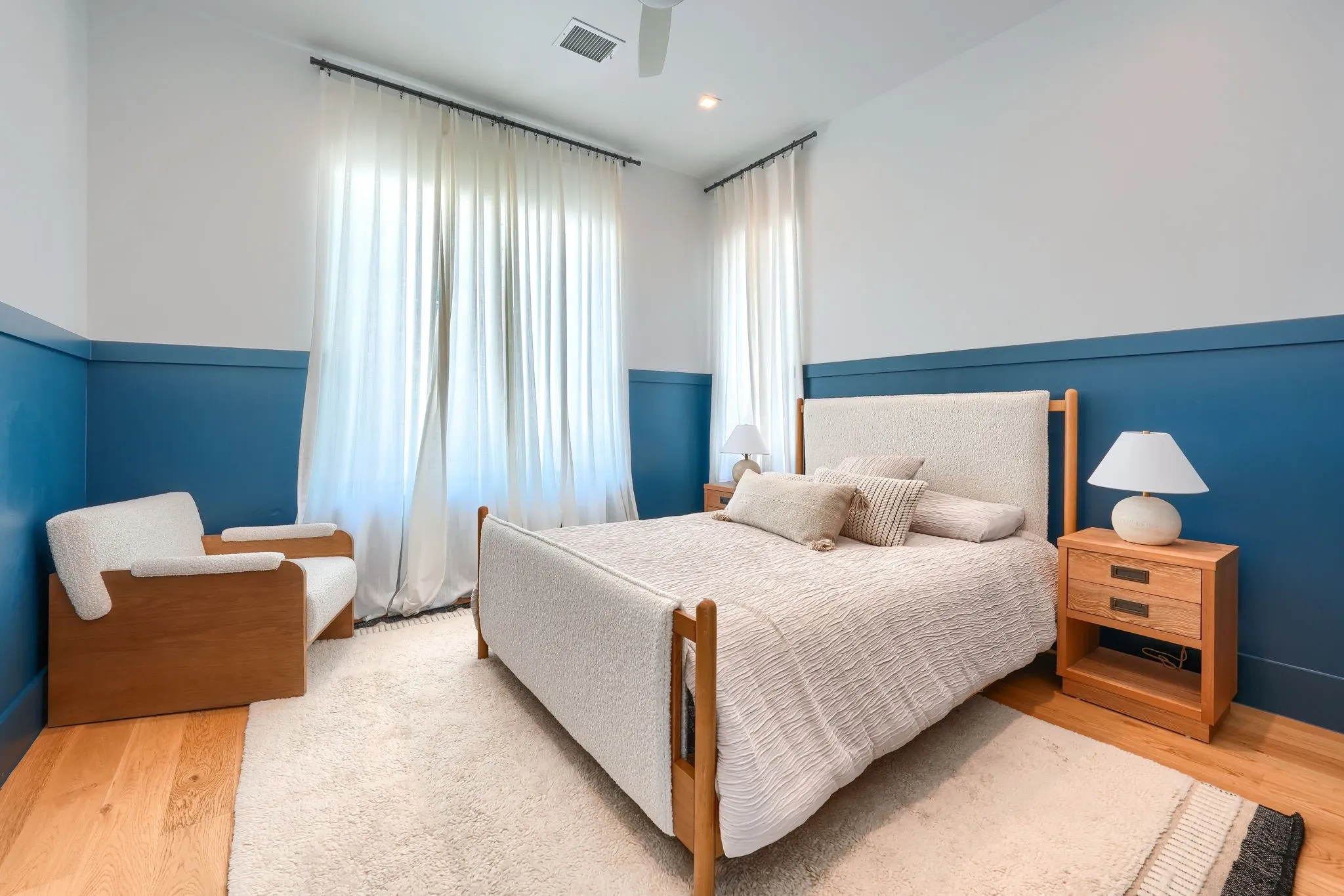 Single Family Residence For Rent in Rockwall County , 5108 Yacht Club Drive, Rockwall, Texas 75032, 5 Bedroom, 4 Bathroom, 2 Garage spaces, 4,300 Sqft, built in 2023, mls#21385389, Real Estate Agent in Rockwall, Homes For Rent in Rockwall county, Homes For Rent in Rockwall, Realtor in Rockwall Texas, Real Estate Brokerage Independent Realty Texas, Luminita Cordes Realtor