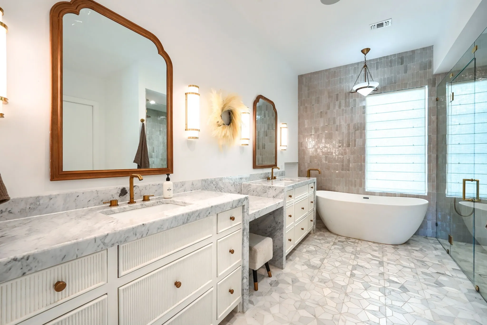 Single Family Residence For Rent in Rockwall County , 5108 Yacht Club Drive, Rockwall, Texas 75032, 5 Bedroom, 4 Bathroom, 2 Garage spaces, 4,300 Sqft, built in 2023, mls#21385389, Real Estate Agent in Rockwall, Homes For Rent in Rockwall county, Homes For Rent in Rockwall, Realtor in Rockwall Texas, Real Estate Brokerage Independent Realty Texas, Luminita Cordes Realtor