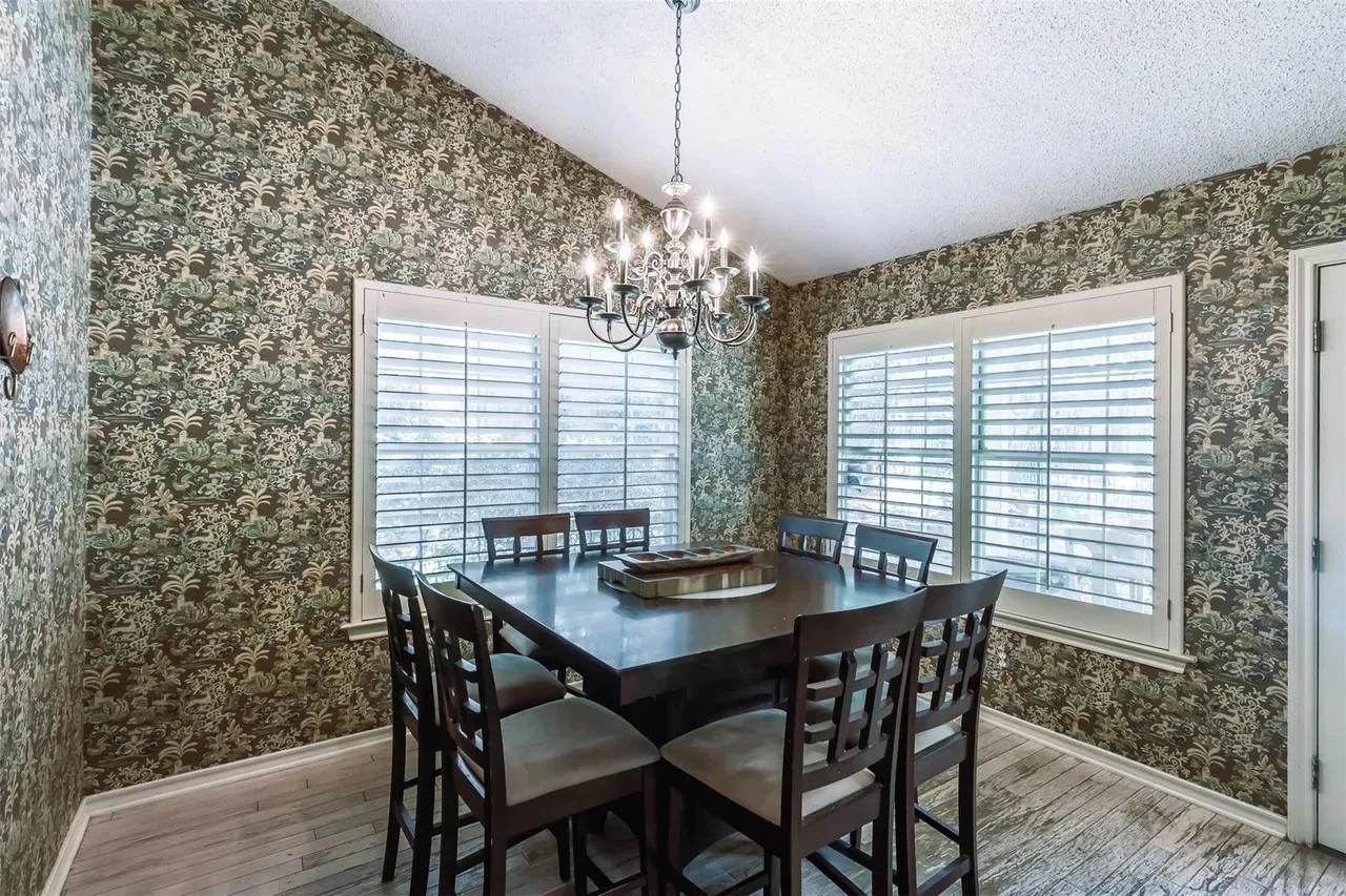 Single Family Residence For Sale in Tarrant County , 3209 Woodford Drive, Arlington, Texas 76013, 4 Bedroom, 3 Bathroom, Garage spaces, 2,962 Sqft, built in 1965, mls#21387232, Real Estate Agent in Arlington, Homes For Sale in Tarrant county, Homes For Sale in Arlington, Realtor in Arlington Texas, Real Estate Brokerage Independent Realty Texas, Luminita Cordes Realtor