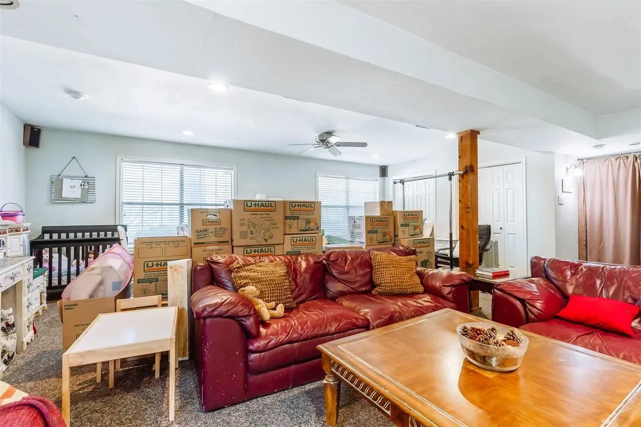 Single Family Residence For Sale in Tarrant County , 3209 Woodford Drive, Arlington, Texas 76013, 4 Bedroom, 3 Bathroom, Garage spaces, 2,962 Sqft, built in 1965, mls#21387232, Real Estate Agent in Arlington, Homes For Sale in Tarrant county, Homes For Sale in Arlington, Realtor in Arlington Texas, Real Estate Brokerage Independent Realty Texas, Luminita Cordes Realtor