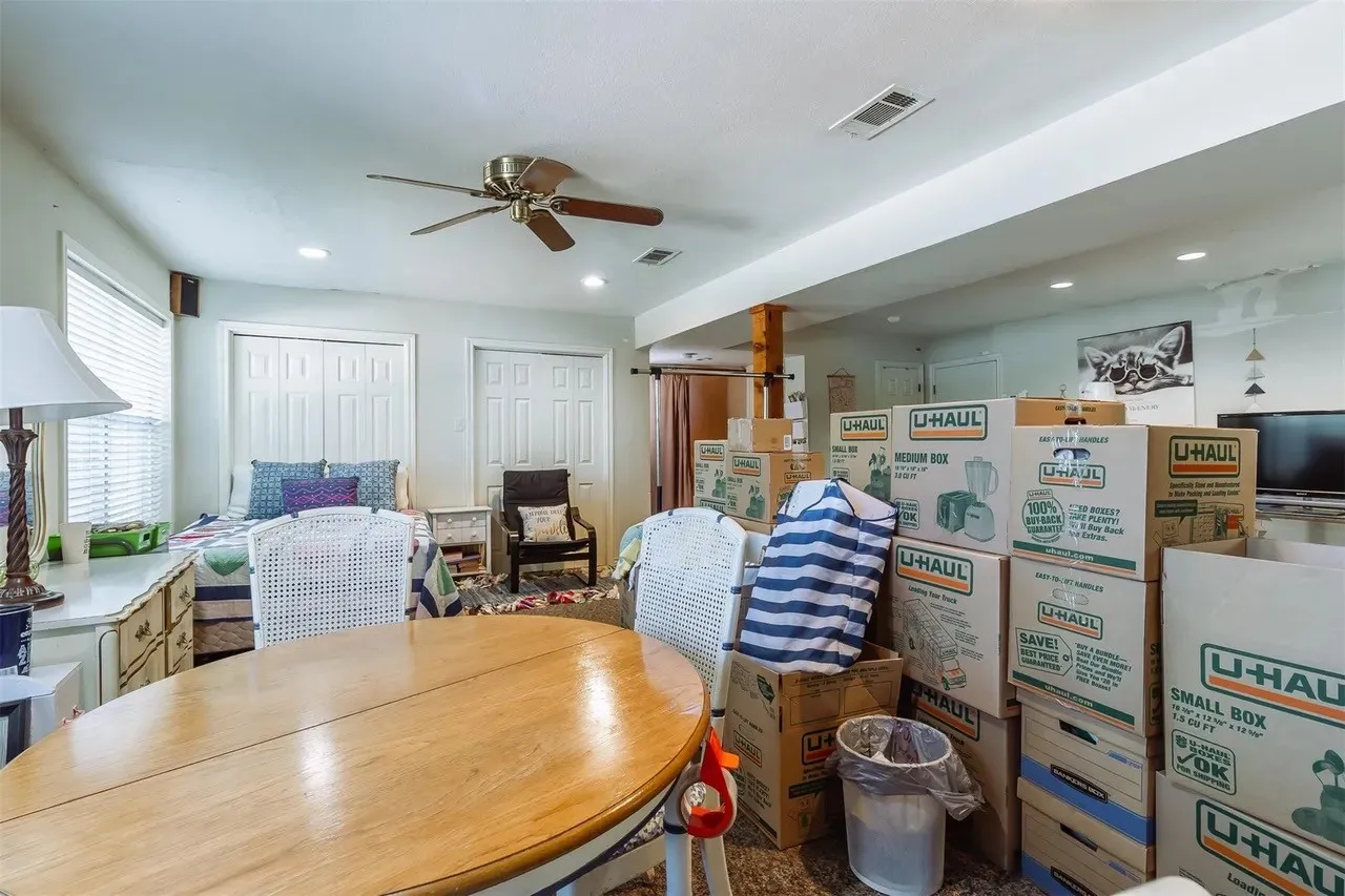 Single Family Residence For Sale in Tarrant County , 3209 Woodford Drive, Arlington, Texas 76013, 4 Bedroom, 3 Bathroom, Garage spaces, 2,962 Sqft, built in 1965, mls#21387232, Real Estate Agent in Arlington, Homes For Sale in Tarrant county, Homes For Sale in Arlington, Realtor in Arlington Texas, Real Estate Brokerage Independent Realty Texas, Luminita Cordes Realtor