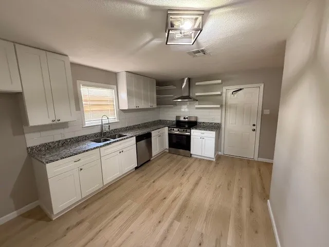 Single Family Residence For Rent in Mc Lennan County , 716 Faulkner Lane, Waco, Texas 76704, 3 Bedroom, 2 Bathroom, 1 Garage spaces, 1,116 Sqft, built in 1959, mls#21387319, Real Estate Agent in Waco, Homes For Rent in Mc Lennan county, Homes For Rent in Waco, Realtor in Waco Texas, Real Estate Brokerage Independent Realty Texas, Luminita Cordes Realtor
