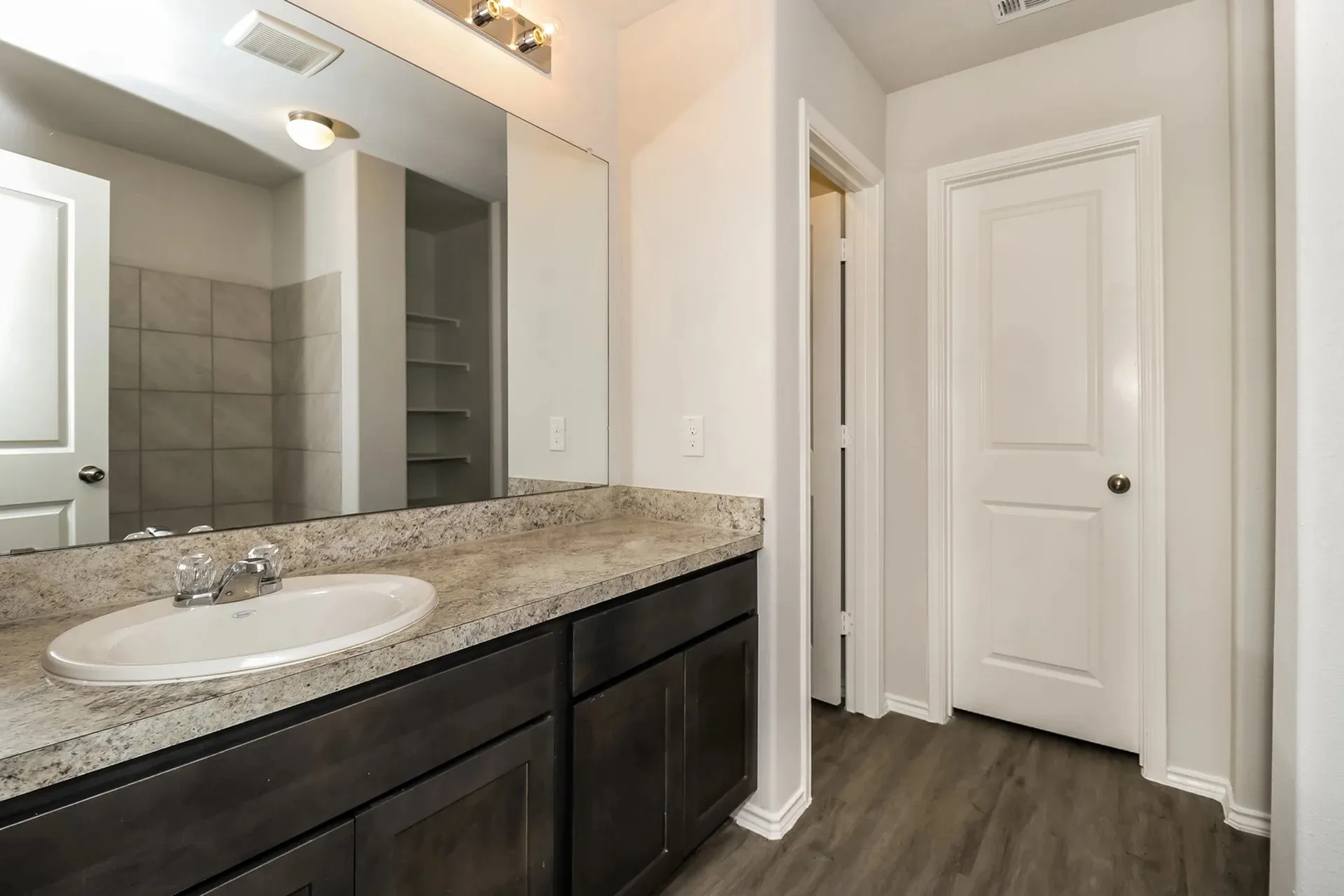 Single Family Residence For Rent in Tarrant County , 5556 Willamette Drive, Fort Worth, Texas 76119, 3 Bedroom, 3 Bathroom, 2 Garage spaces, 1,446 Sqft, built in 2022, mls#21387321, Real Estate Agent in Fort Worth, Homes For Rent in Tarrant county, Homes For Rent in Fort Worth, Realtor in Fort Worth Texas, Real Estate Brokerage Independent Realty Texas, Luminita Cordes Realtor