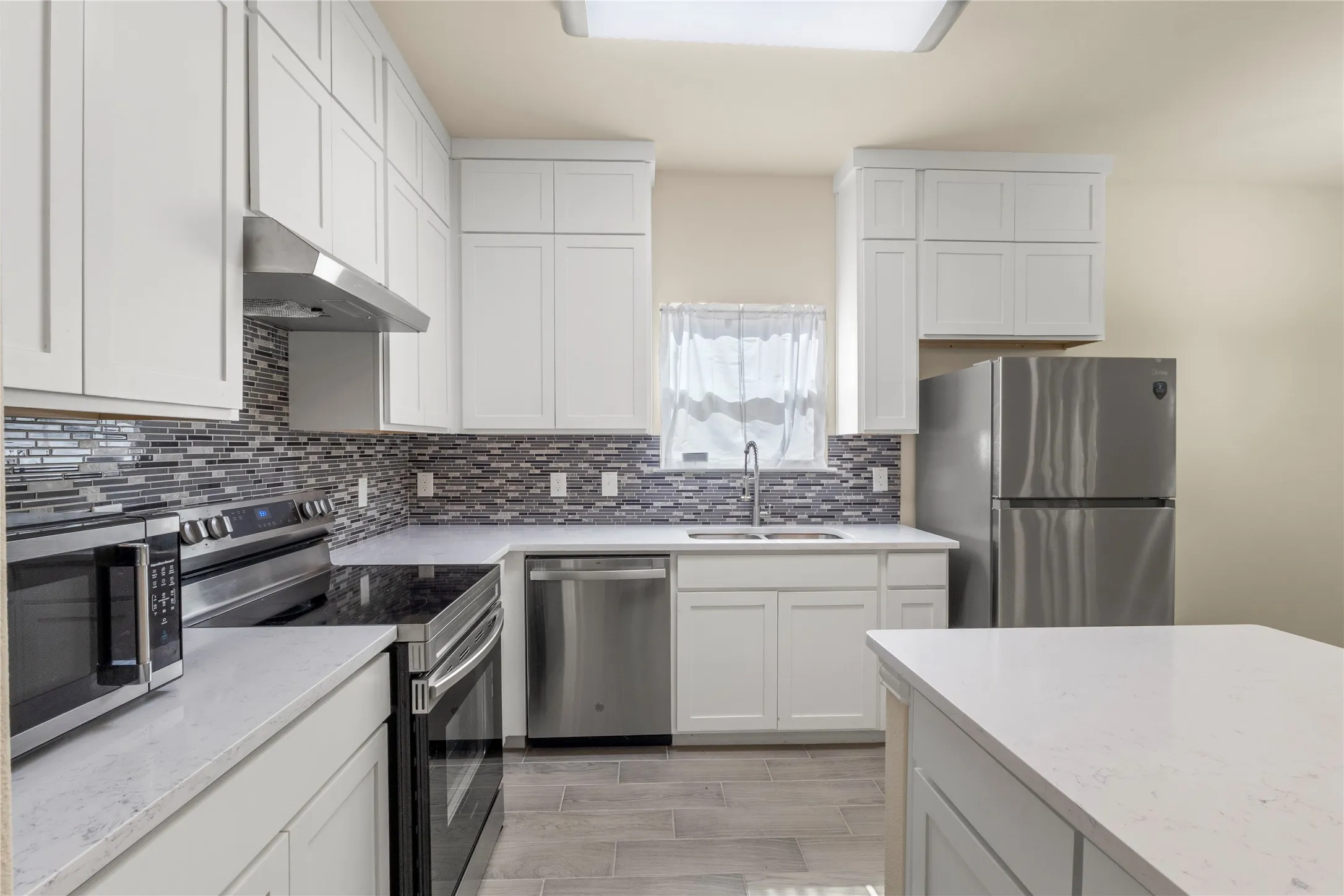Single Family Residence For Rent in Dallas County , 2959 Simpson Stuart Road, Dallas, Texas 75241, 3 Bedroom, 2 Bathroom, 2 Garage spaces, 1,298 Sqft, built in 2025, mls#21385395, Real Estate Agent in Dallas, Homes For Rent in Dallas county, Homes For Rent in Dallas, Realtor in Dallas Texas, Real Estate Brokerage Independent Realty Texas, Luminita Cordes Realtor