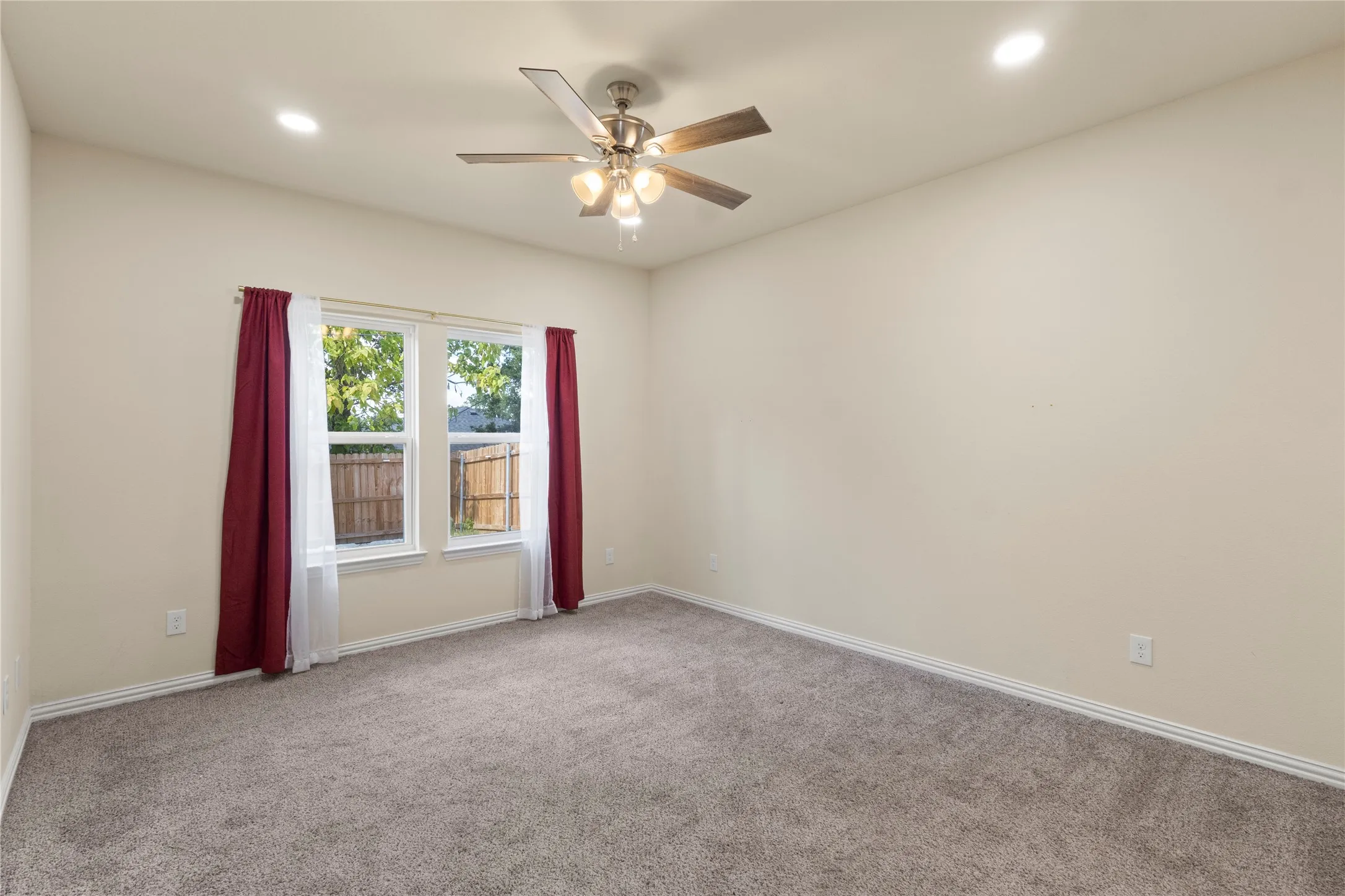 Single Family Residence For Rent in Dallas County , 2959 Simpson Stuart Road, Dallas, Texas 75241, 3 Bedroom, 2 Bathroom, 2 Garage spaces, 1,298 Sqft, built in 2025, mls#21385395, Real Estate Agent in Dallas, Homes For Rent in Dallas county, Homes For Rent in Dallas, Realtor in Dallas Texas, Real Estate Brokerage Independent Realty Texas, Luminita Cordes Realtor