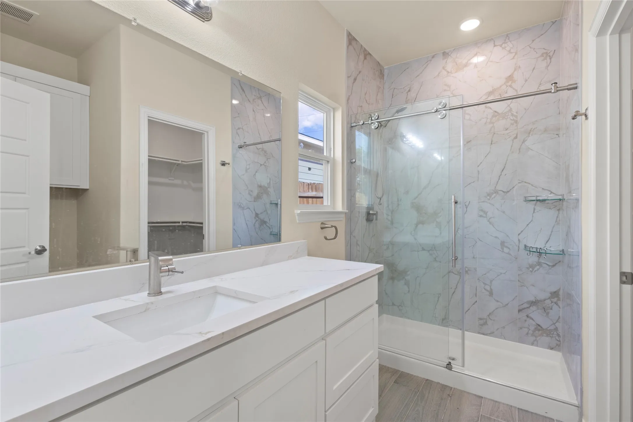 Single Family Residence For Rent in Dallas County , 2959 Simpson Stuart Road, Dallas, Texas 75241, 3 Bedroom, 2 Bathroom, 2 Garage spaces, 1,298 Sqft, built in 2025, mls#21385395, Real Estate Agent in Dallas, Homes For Rent in Dallas county, Homes For Rent in Dallas, Realtor in Dallas Texas, Real Estate Brokerage Independent Realty Texas, Luminita Cordes Realtor