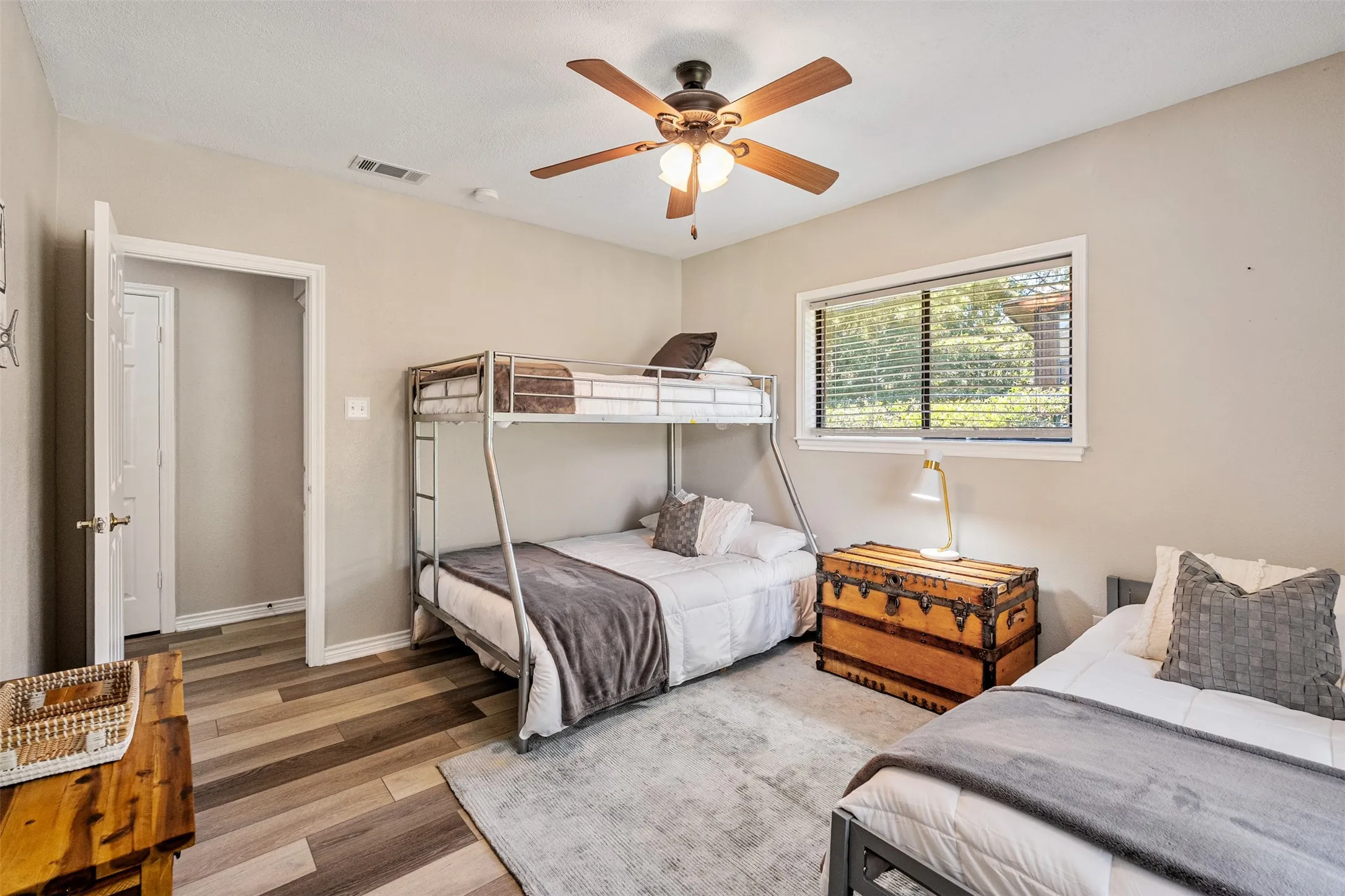 Single Family Residence For Rent in Henderson County , 111 Hickory Creek Circle, Gun Barrel City, Texas 75156, 3 Bedroom, 2 Bathroom, 2 Garage spaces, 2,094 Sqft, built in 1991, mls#21387322, Real Estate Agent in Gun Barrel City, Homes For Rent in Henderson county, Homes For Rent in Gun Barrel City, Realtor in Gun Barrel City Texas, Real Estate Brokerage Independent Realty Texas, Luminita Cordes Realtor