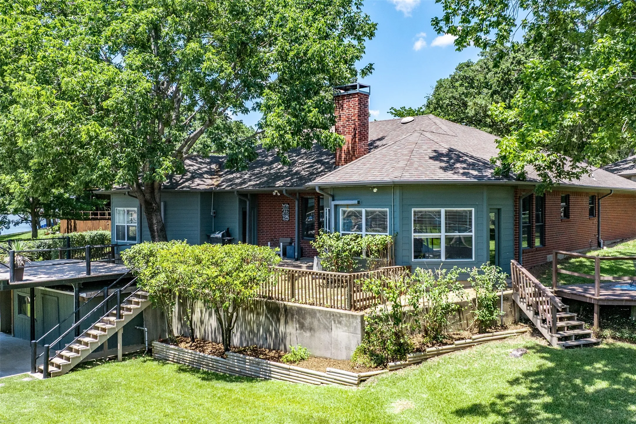 Single Family Residence For Rent in Henderson County , 111 Hickory Creek Circle, Gun Barrel City, Texas 75156, 3 Bedroom, 2 Bathroom, 2 Garage spaces, 2,094 Sqft, built in 1991, mls#21387322, Real Estate Agent in Gun Barrel City, Homes For Rent in Henderson county, Homes For Rent in Gun Barrel City, Realtor in Gun Barrel City Texas, Real Estate Brokerage Independent Realty Texas, Luminita Cordes Realtor