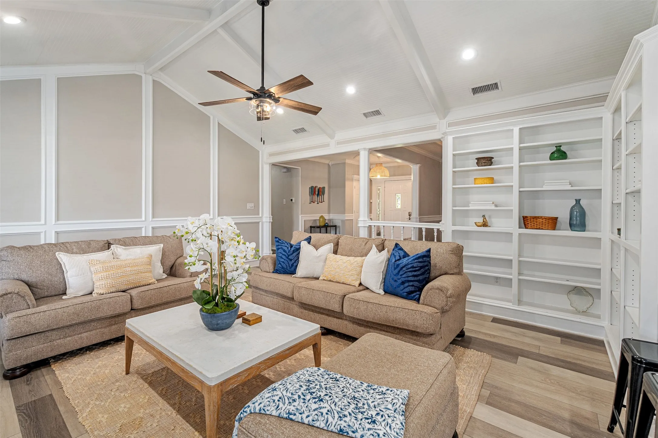 Single Family Residence For Rent in Henderson County , 111 Hickory Creek Circle, Gun Barrel City, Texas 75156, 3 Bedroom, 2 Bathroom, 2 Garage spaces, 2,094 Sqft, built in 1991, mls#21387322, Real Estate Agent in Gun Barrel City, Homes For Rent in Henderson county, Homes For Rent in Gun Barrel City, Realtor in Gun Barrel City Texas, Real Estate Brokerage Independent Realty Texas, Luminita Cordes Realtor