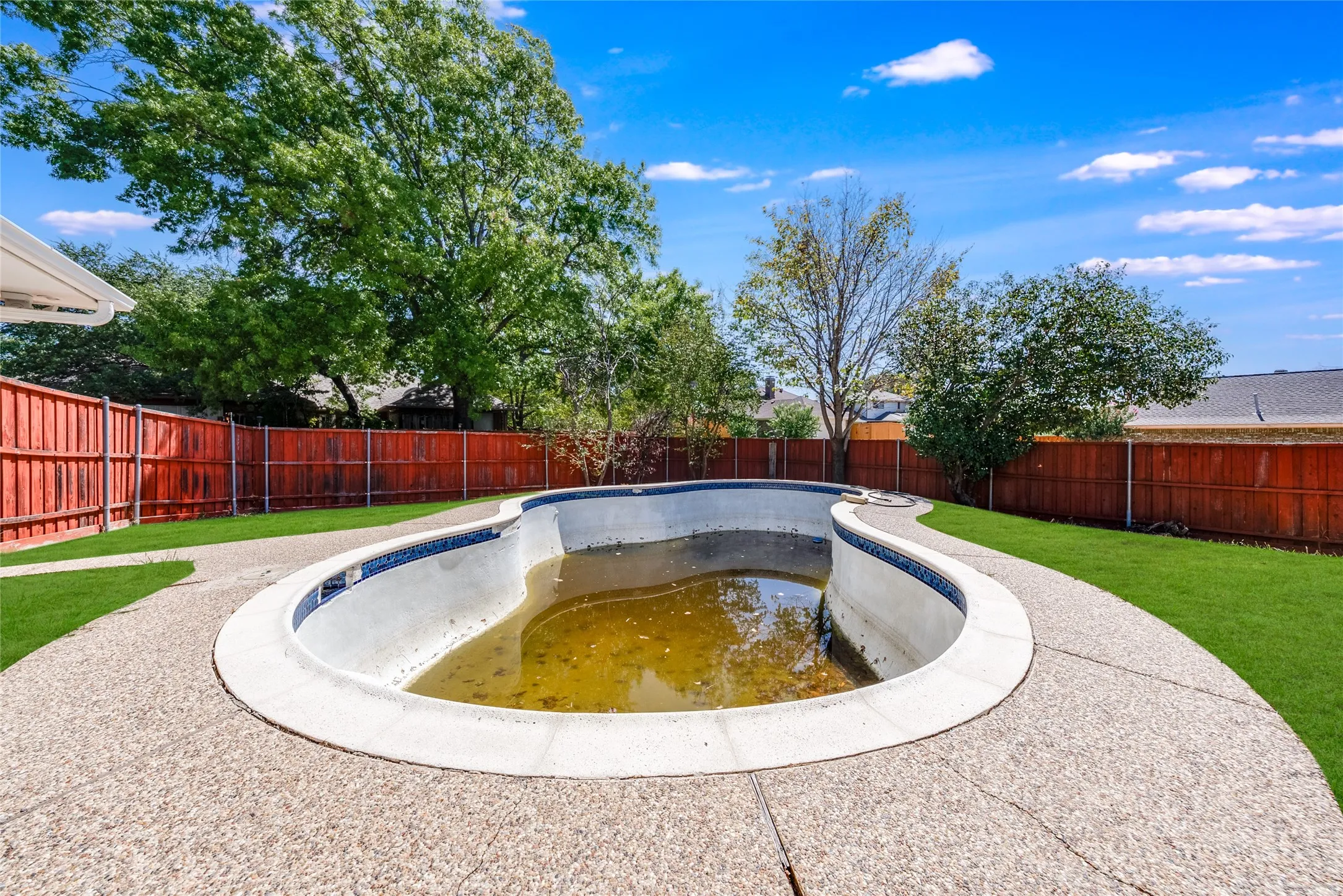 Single Family Residence For Sale in Collin County , 2300 San Gabriel Drive, Plano, Texas 75074, 4 Bedroom, 3 Bathroom, 2 Garage spaces, 2,171 Sqft, built in 1981, mls#21385789, Real Estate Agent in Plano, Homes For Sale in Collin county, Homes For Sale in Plano, Realtor in Plano Texas, Real Estate Brokerage Independent Realty Texas, Luminita Cordes Realtor