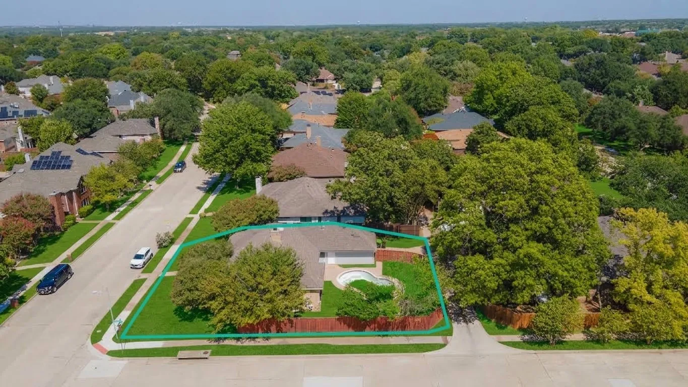 Single Family Residence For Sale in Collin County , 2300 San Gabriel Drive, Plano, Texas 75074, 4 Bedroom, 3 Bathroom, 2 Garage spaces, 2,171 Sqft, built in 1981, mls#21385789, Real Estate Agent in Plano, Homes For Sale in Collin county, Homes For Sale in Plano, Realtor in Plano Texas, Real Estate Brokerage Independent Realty Texas, Luminita Cordes Realtor