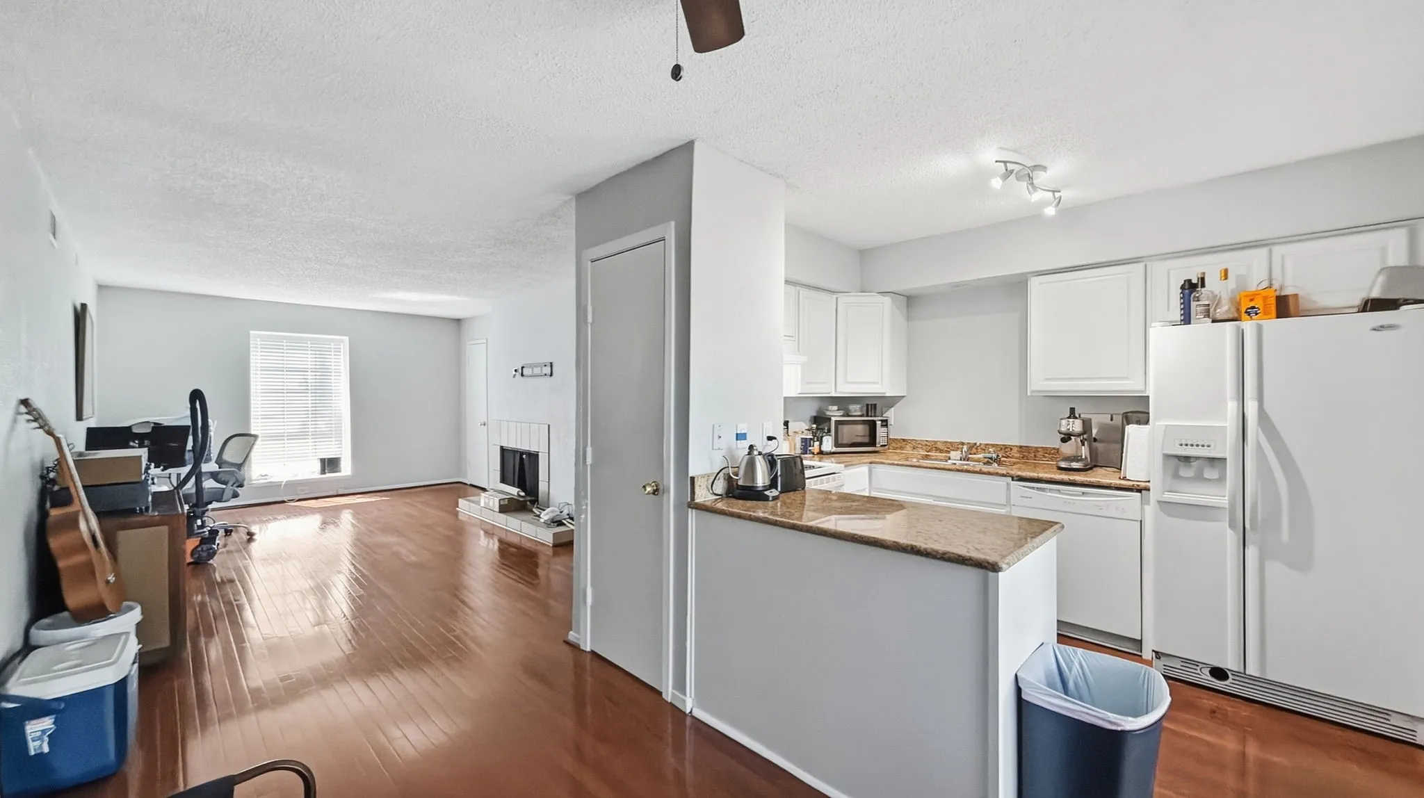 Open Kitchen