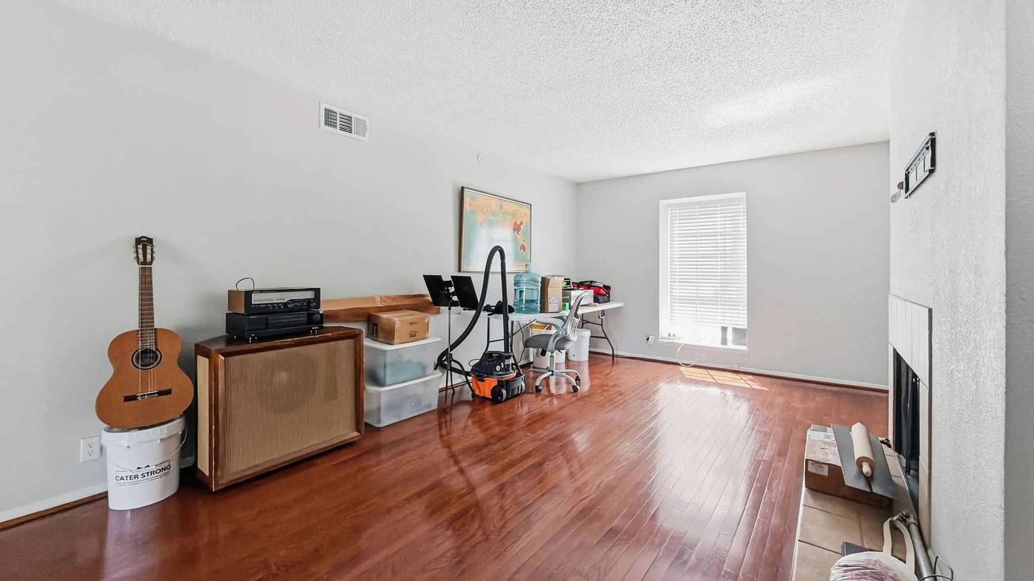 Condominium For Sale in Dallas County , 5232 Fleetwood Oaks Avenue 216, Dallas, Texas 75235, 2 Bedroom, 2 Bathroom, Garage spaces, 1,010 Sqft, built in 1963, mls#21387216, Real Estate Agent in Dallas, Homes For Sale in Dallas county, Homes For Sale in Dallas, Realtor in Dallas Texas, Real Estate Brokerage Independent Realty Texas, Luminita Cordes Realtor