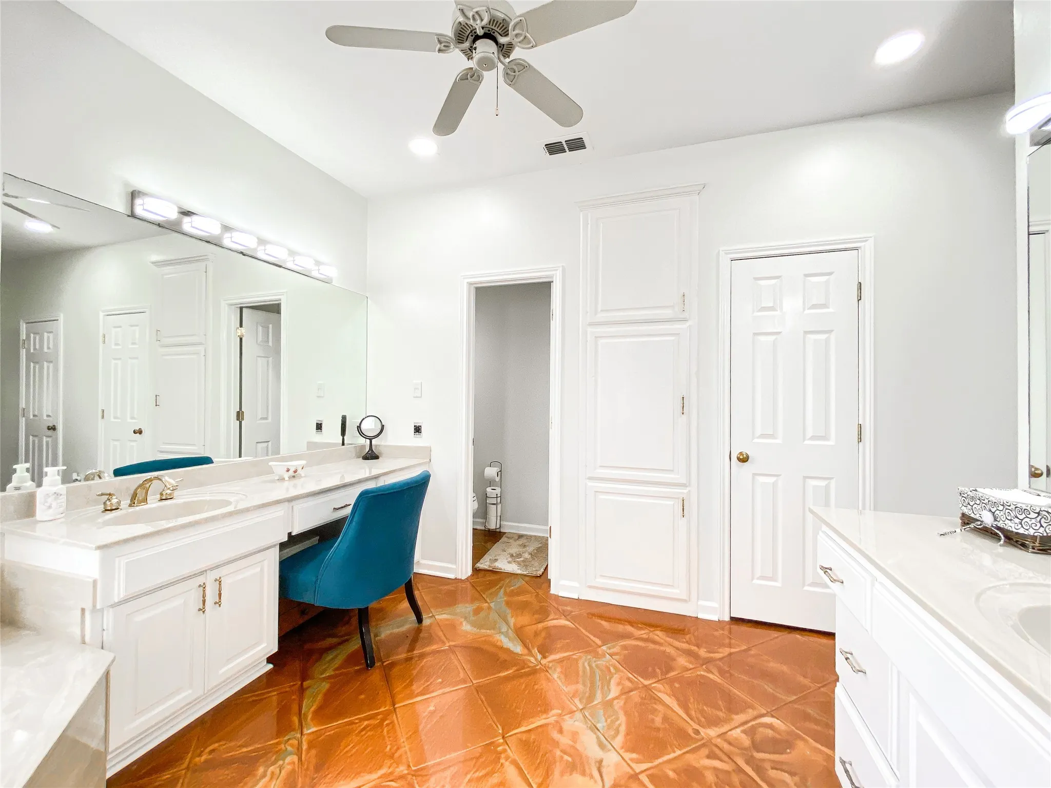 Single Family Residence For Sale in Taylor County , 549 COUNTRY Place S, Abilene, Texas 79606, 3 Bedroom, 3 Bathroom, 2 Garage spaces, 3,092 Sqft, built in 1992, mls#21387226, Real Estate Agent in Abilene, Homes For Sale in Taylor county, Homes For Sale in Abilene, Realtor in Abilene Texas, Real Estate Brokerage Independent Realty Texas, Luminita Cordes Realtor