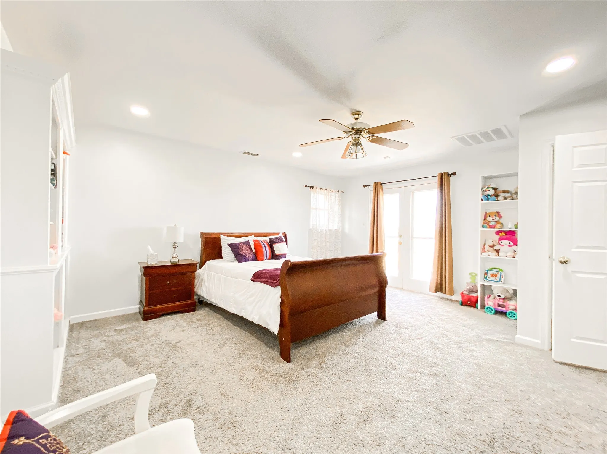 Single Family Residence For Sale in Taylor County , 549 COUNTRY Place S, Abilene, Texas 79606, 3 Bedroom, 3 Bathroom, 2 Garage spaces, 3,092 Sqft, built in 1992, mls#21387226, Real Estate Agent in Abilene, Homes For Sale in Taylor county, Homes For Sale in Abilene, Realtor in Abilene Texas, Real Estate Brokerage Independent Realty Texas, Luminita Cordes Realtor