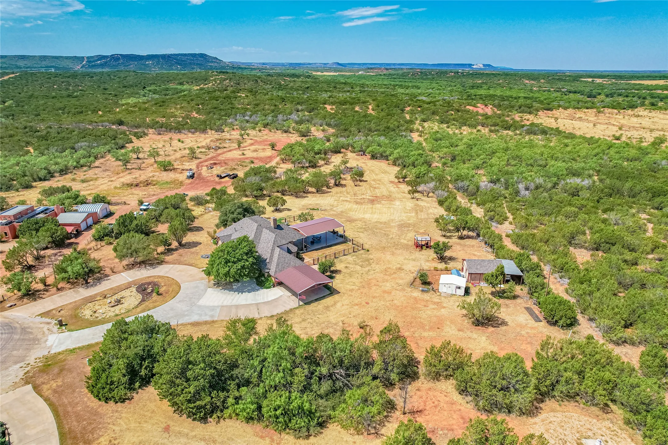 Single Family Residence For Sale in Taylor County , 549 COUNTRY Place S, Abilene, Texas 79606, 3 Bedroom, 3 Bathroom, 2 Garage spaces, 3,092 Sqft, built in 1992, mls#21387226, Real Estate Agent in Abilene, Homes For Sale in Taylor county, Homes For Sale in Abilene, Realtor in Abilene Texas, Real Estate Brokerage Independent Realty Texas, Luminita Cordes Realtor