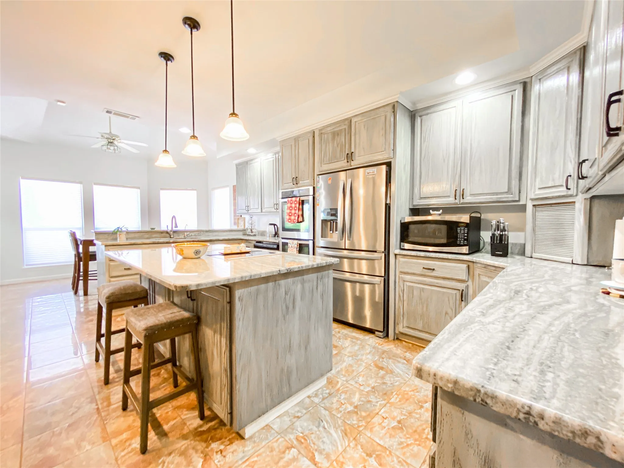 Single Family Residence For Sale in Taylor County , 549 COUNTRY Place S, Abilene, Texas 79606, 3 Bedroom, 3 Bathroom, 2 Garage spaces, 3,092 Sqft, built in 1992, mls#21387226, Real Estate Agent in Abilene, Homes For Sale in Taylor county, Homes For Sale in Abilene, Realtor in Abilene Texas, Real Estate Brokerage Independent Realty Texas, Luminita Cordes Realtor