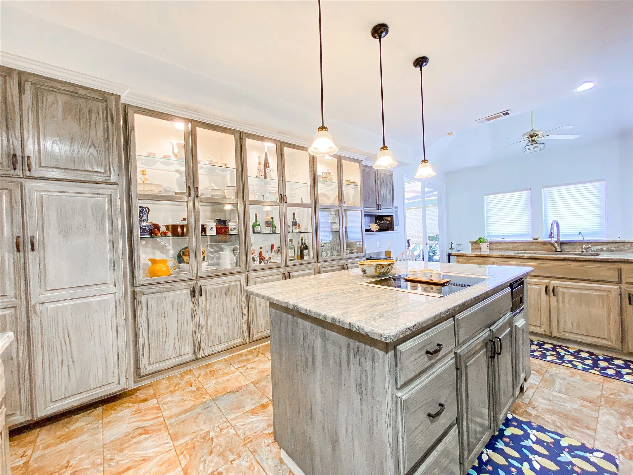 Single Family Residence For Sale in Taylor County , 549 COUNTRY Place S, Abilene, Texas 79606, 3 Bedroom, 3 Bathroom, 2 Garage spaces, 3,092 Sqft, built in 1992, mls#21387226, Real Estate Agent in Abilene, Homes For Sale in Taylor county, Homes For Sale in Abilene, Realtor in Abilene Texas, Real Estate Brokerage Independent Realty Texas, Luminita Cordes Realtor