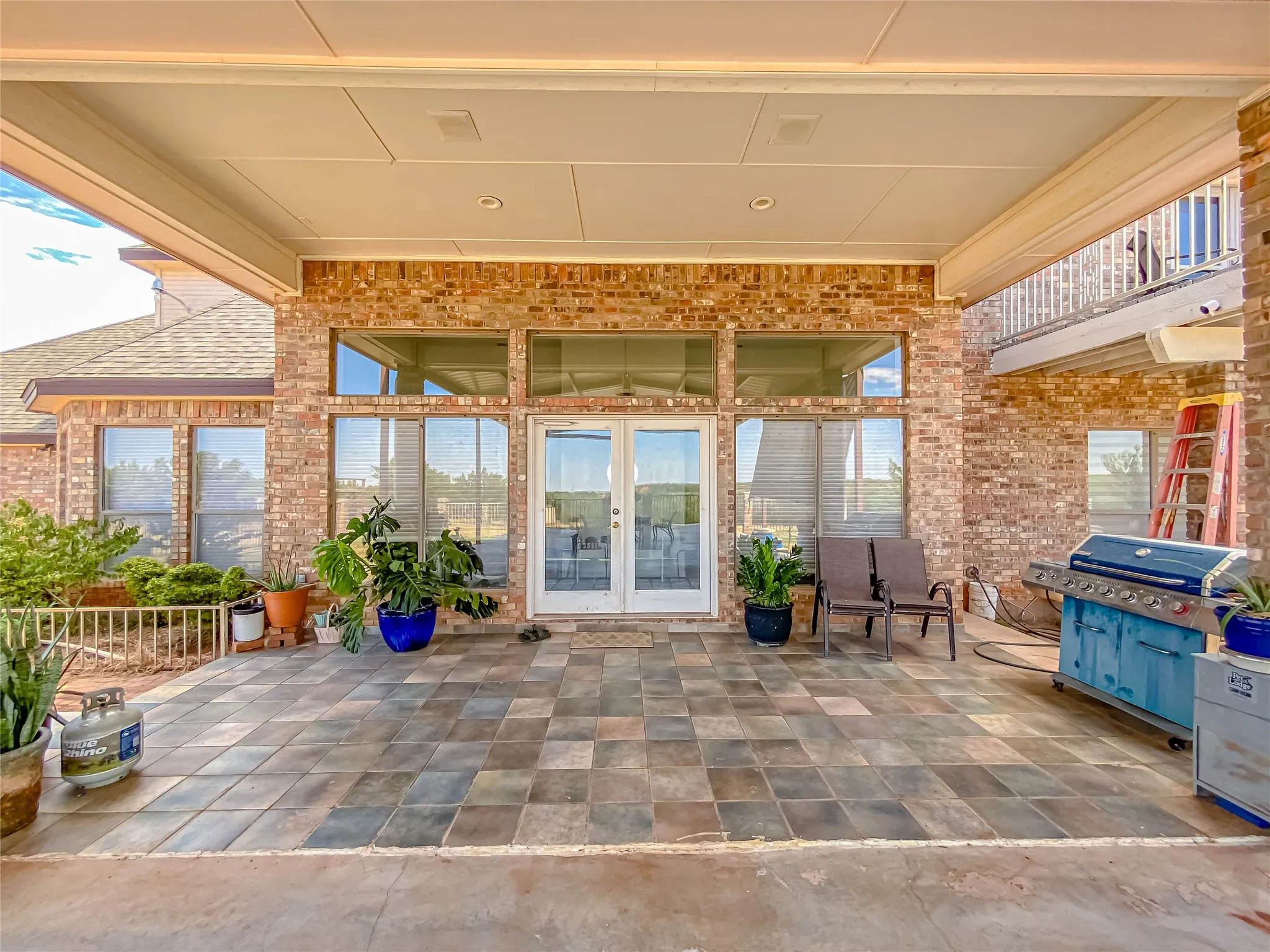 Single Family Residence For Sale in Taylor County , 549 COUNTRY Place S, Abilene, Texas 79606, 3 Bedroom, 3 Bathroom, 2 Garage spaces, 3,092 Sqft, built in 1992, mls#21387226, Real Estate Agent in Abilene, Homes For Sale in Taylor county, Homes For Sale in Abilene, Realtor in Abilene Texas, Real Estate Brokerage Independent Realty Texas, Luminita Cordes Realtor