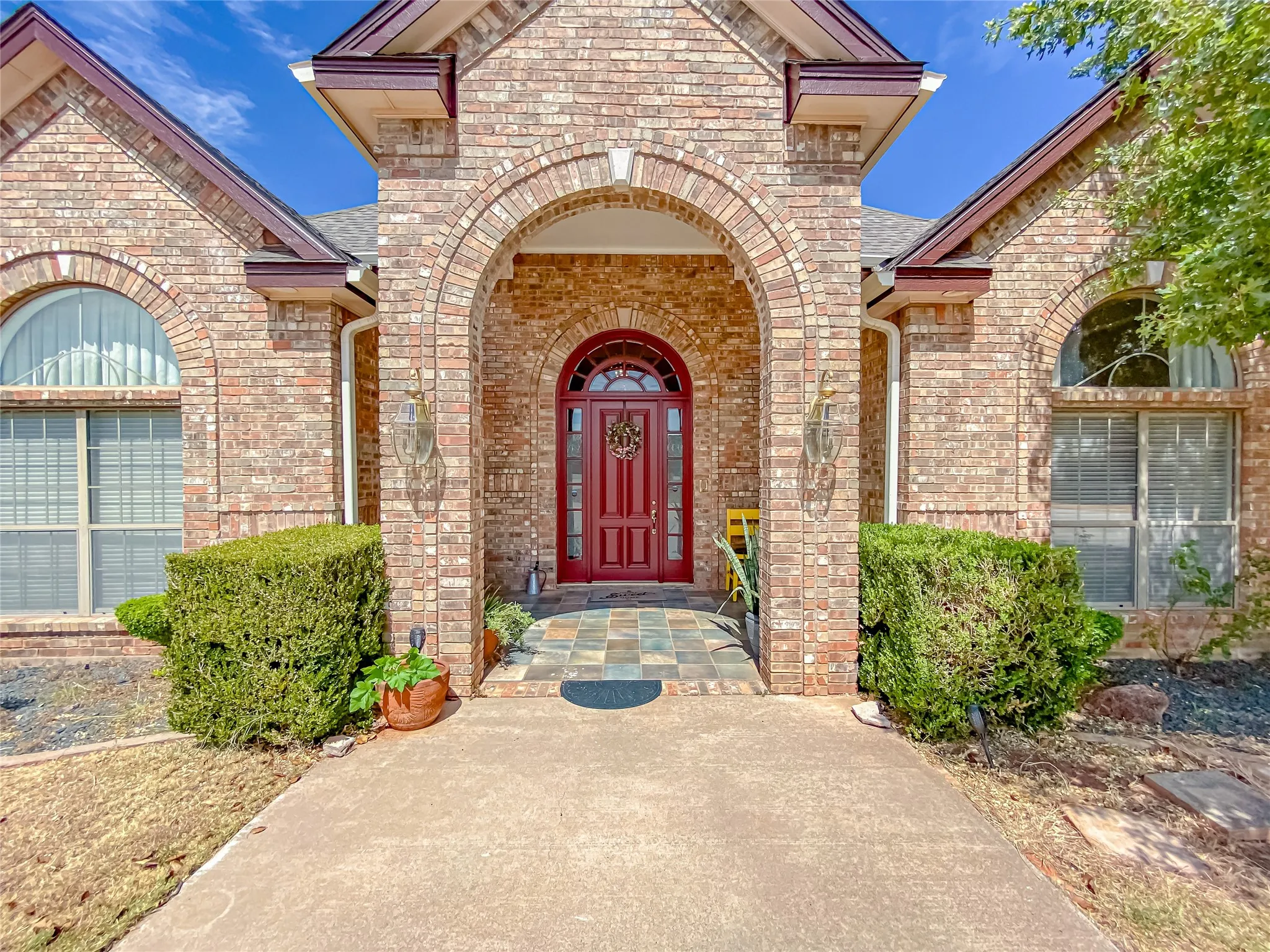 Single Family Residence For Sale in Taylor County , 549 COUNTRY Place S, Abilene, Texas 79606, 3 Bedroom, 3 Bathroom, 2 Garage spaces, 3,092 Sqft, built in 1992, mls#21387226, Real Estate Agent in Abilene, Homes For Sale in Taylor county, Homes For Sale in Abilene, Realtor in Abilene Texas, Real Estate Brokerage Independent Realty Texas, Luminita Cordes Realtor