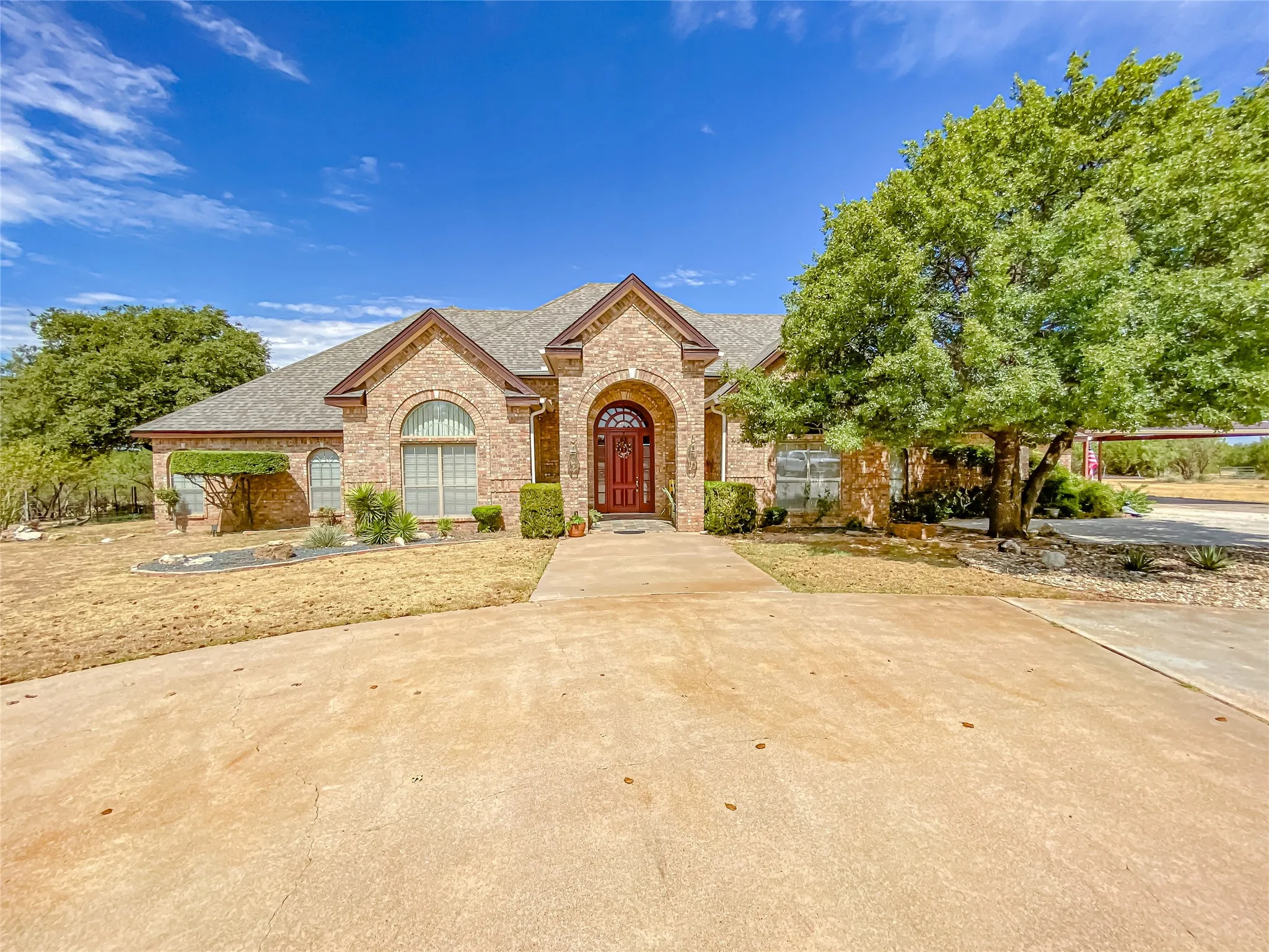 Single Family Residence For Sale in Taylor County , 549 COUNTRY Place S, Abilene, Texas 79606, 3 Bedroom, 3 Bathroom, 2 Garage spaces, 3,092 Sqft, built in 1992, mls#21387226, Real Estate Agent in Abilene, Homes For Sale in Taylor county, Homes For Sale in Abilene, Realtor in Abilene Texas, Real Estate Brokerage Independent Realty Texas, Luminita Cordes Realtor