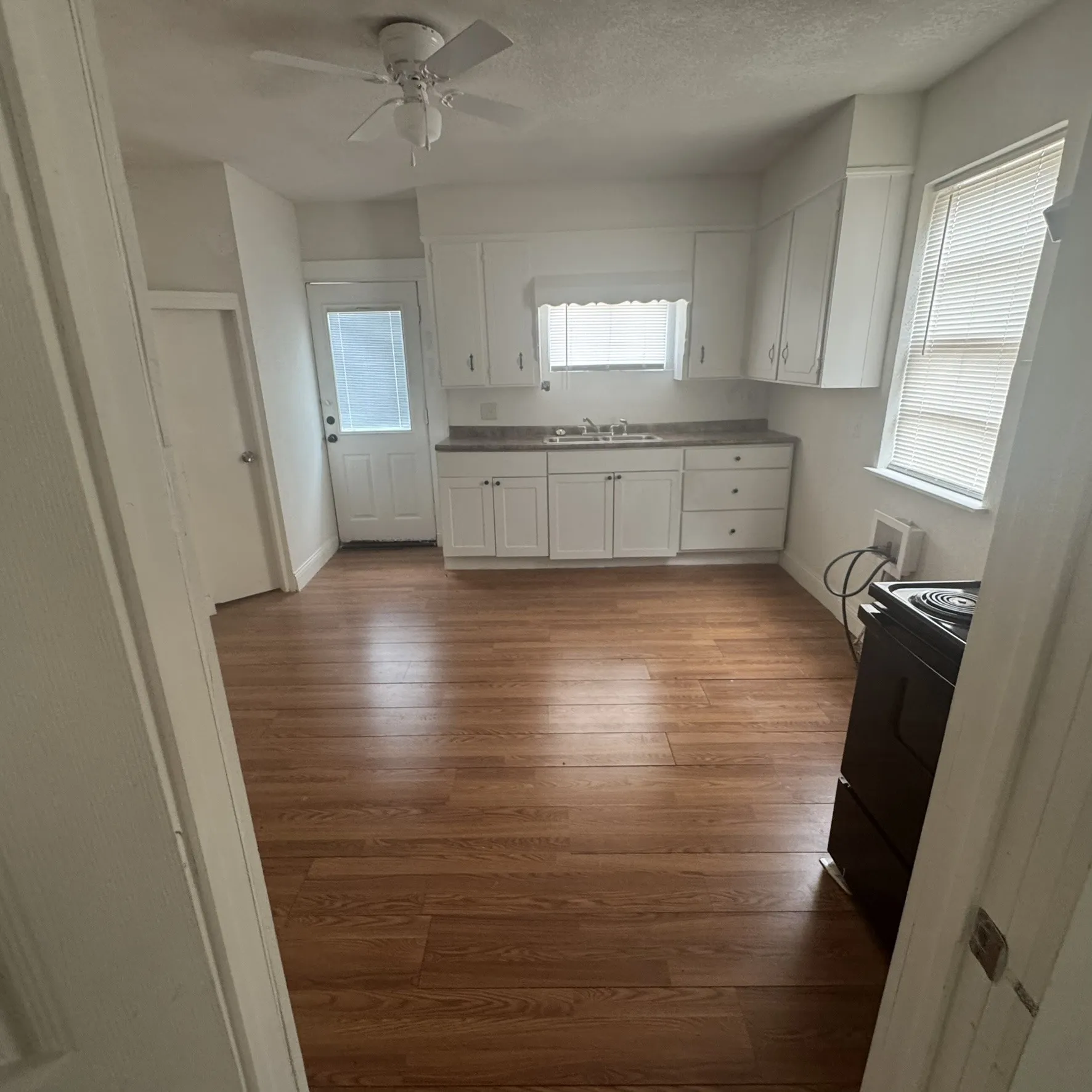 Single Family Residence For Sale in Mc Lennan County , 314 Arthur Street, Mc Gregor, Texas 76657, 2 Bedroom, 1 Bathroom, Garage spaces, 812 Sqft, built in 1950, mls#21385357, Real Estate Agent in Mc Gregor, Homes For Sale in Mc Lennan county, Homes For Sale in Mc Gregor, Realtor in Mc Gregor Texas, Real Estate Brokerage Independent Realty Texas, Luminita Cordes Realtor