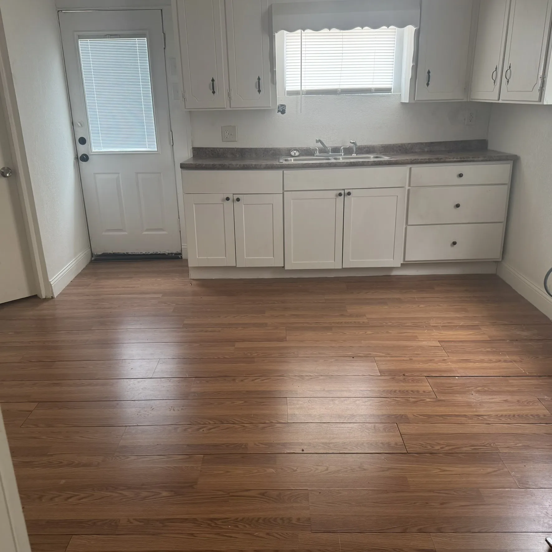 Single Family Residence For Sale in Mc Lennan County , 314 Arthur Street, Mc Gregor, Texas 76657, 2 Bedroom, 1 Bathroom, Garage spaces, 812 Sqft, built in 1950, mls#21385357, Real Estate Agent in Mc Gregor, Homes For Sale in Mc Lennan county, Homes For Sale in Mc Gregor, Realtor in Mc Gregor Texas, Real Estate Brokerage Independent Realty Texas, Luminita Cordes Realtor