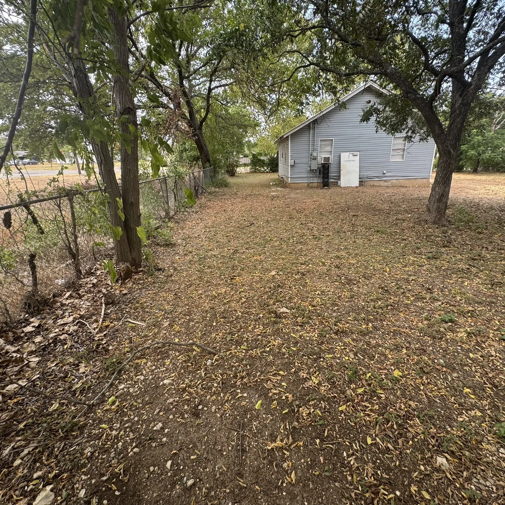 Single Family Residence For Sale in Mc Lennan County , 314 Arthur Street, Mc Gregor, Texas 76657, 2 Bedroom, 1 Bathroom, Garage spaces, 812 Sqft, built in 1950, mls#21385357, Real Estate Agent in Mc Gregor, Homes For Sale in Mc Lennan county, Homes For Sale in Mc Gregor, Realtor in Mc Gregor Texas, Real Estate Brokerage Independent Realty Texas, Luminita Cordes Realtor