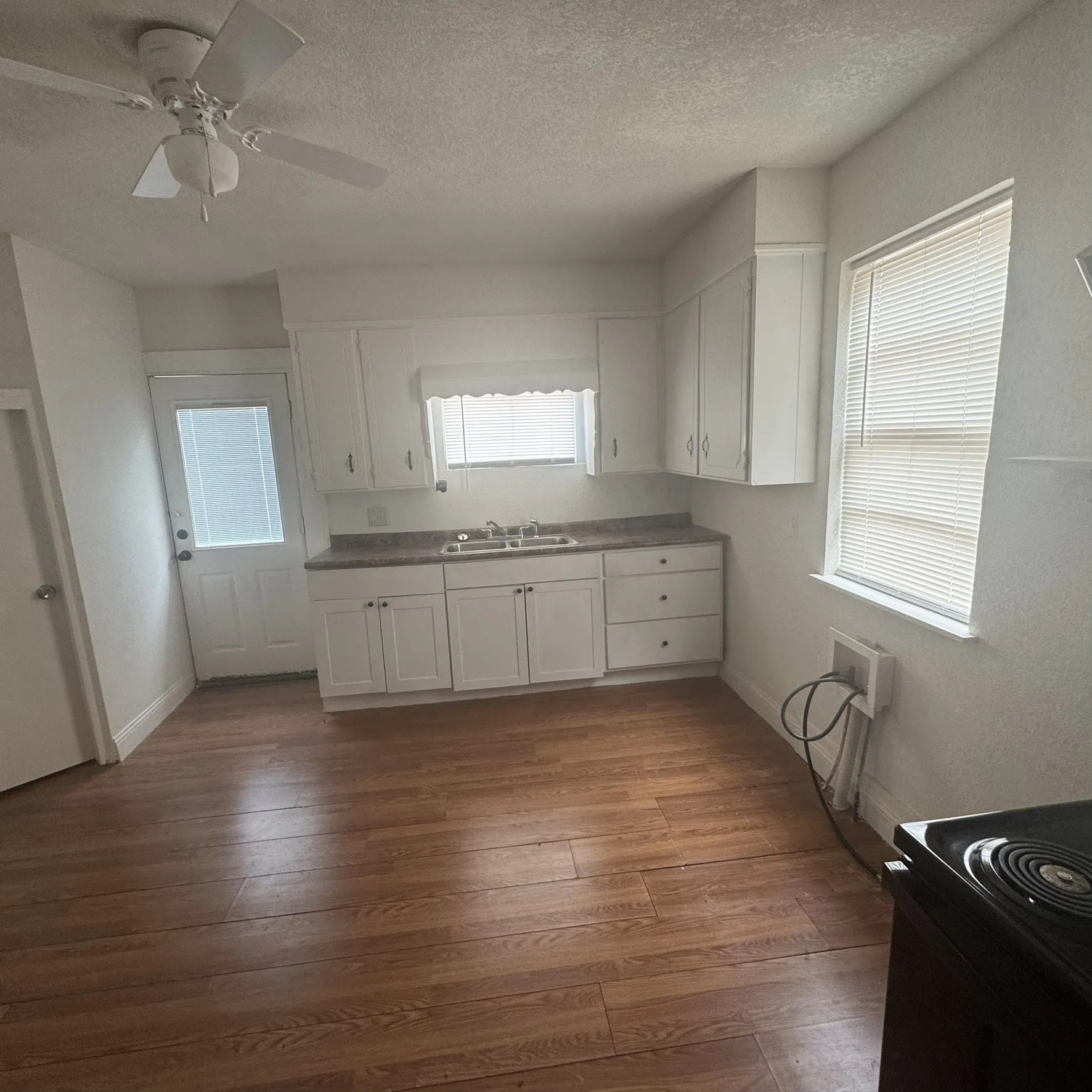 Single Family Residence For Sale in Mc Lennan County , 314 Arthur Street, Mc Gregor, Texas 76657, 2 Bedroom, 1 Bathroom, Garage spaces, 812 Sqft, built in 1950, mls#21385357, Real Estate Agent in Mc Gregor, Homes For Sale in Mc Lennan county, Homes For Sale in Mc Gregor, Realtor in Mc Gregor Texas, Real Estate Brokerage Independent Realty Texas, Luminita Cordes Realtor