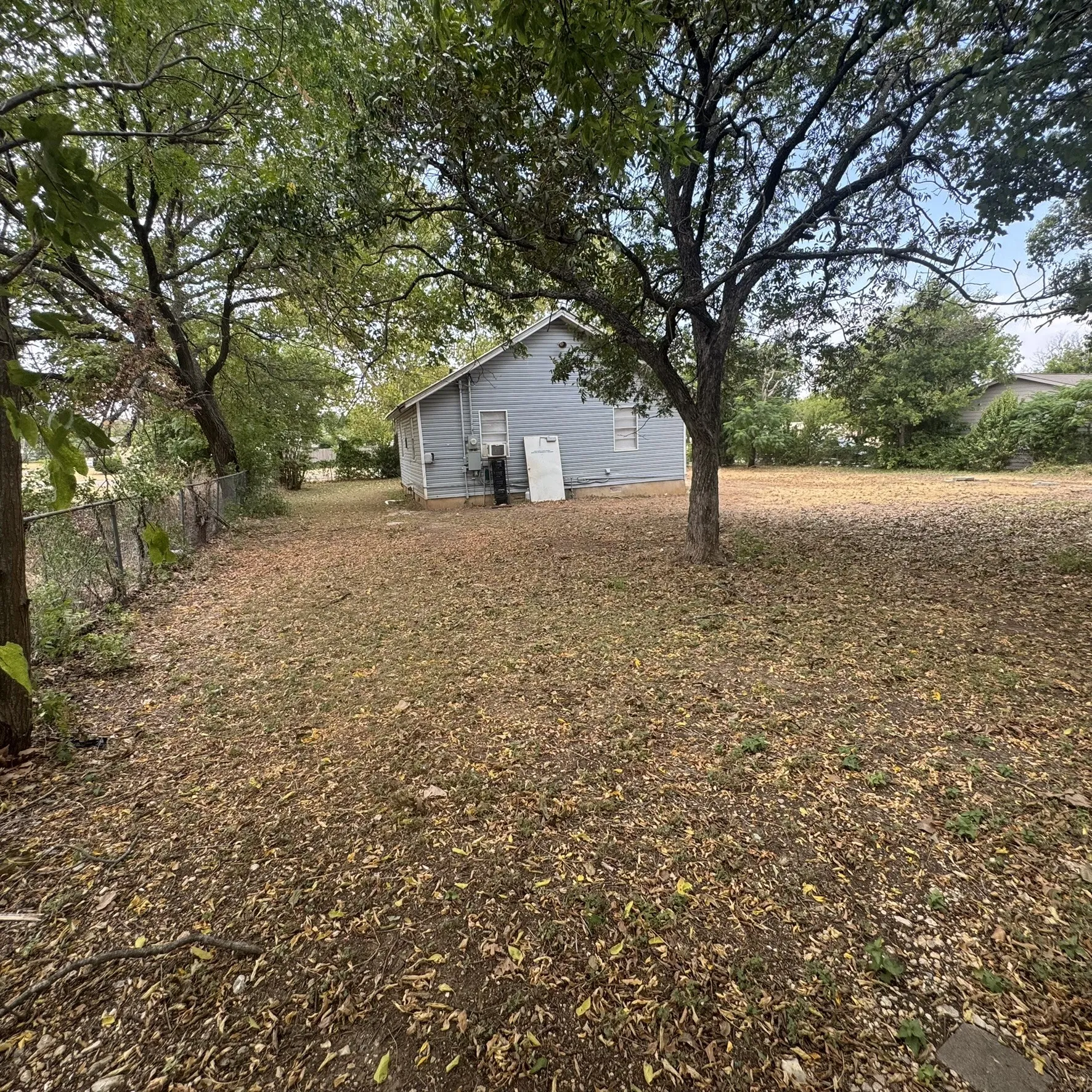 Single Family Residence For Sale in Mc Lennan County , 314 Arthur Street, Mc Gregor, Texas 76657, 2 Bedroom, 1 Bathroom, Garage spaces, 812 Sqft, built in 1950, mls#21385357, Real Estate Agent in Mc Gregor, Homes For Sale in Mc Lennan county, Homes For Sale in Mc Gregor, Realtor in Mc Gregor Texas, Real Estate Brokerage Independent Realty Texas, Luminita Cordes Realtor
