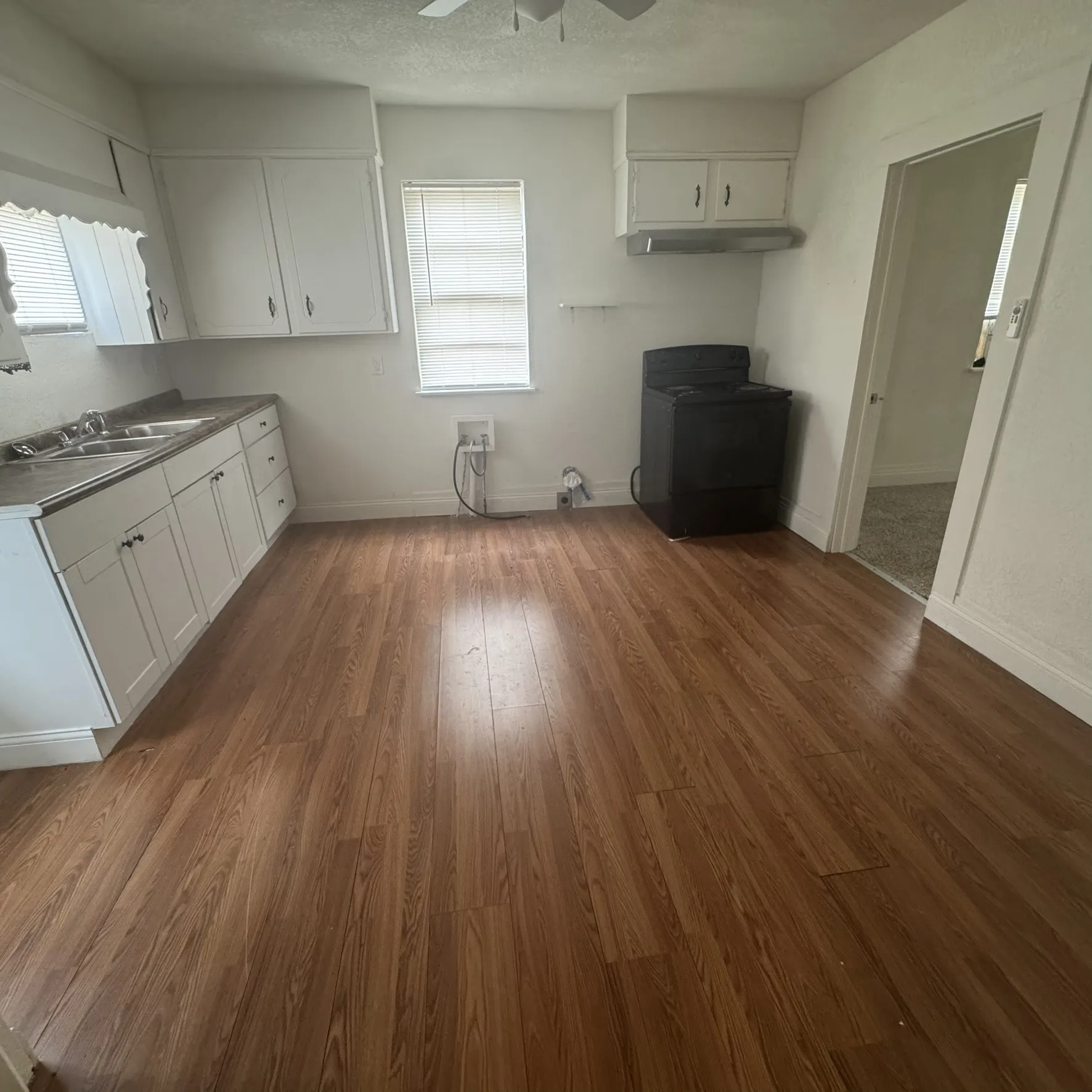 Single Family Residence For Sale in Mc Lennan County , 314 Arthur Street, Mc Gregor, Texas 76657, 2 Bedroom, 1 Bathroom, Garage spaces, 812 Sqft, built in 1950, mls#21385357, Real Estate Agent in Mc Gregor, Homes For Sale in Mc Lennan county, Homes For Sale in Mc Gregor, Realtor in Mc Gregor Texas, Real Estate Brokerage Independent Realty Texas, Luminita Cordes Realtor