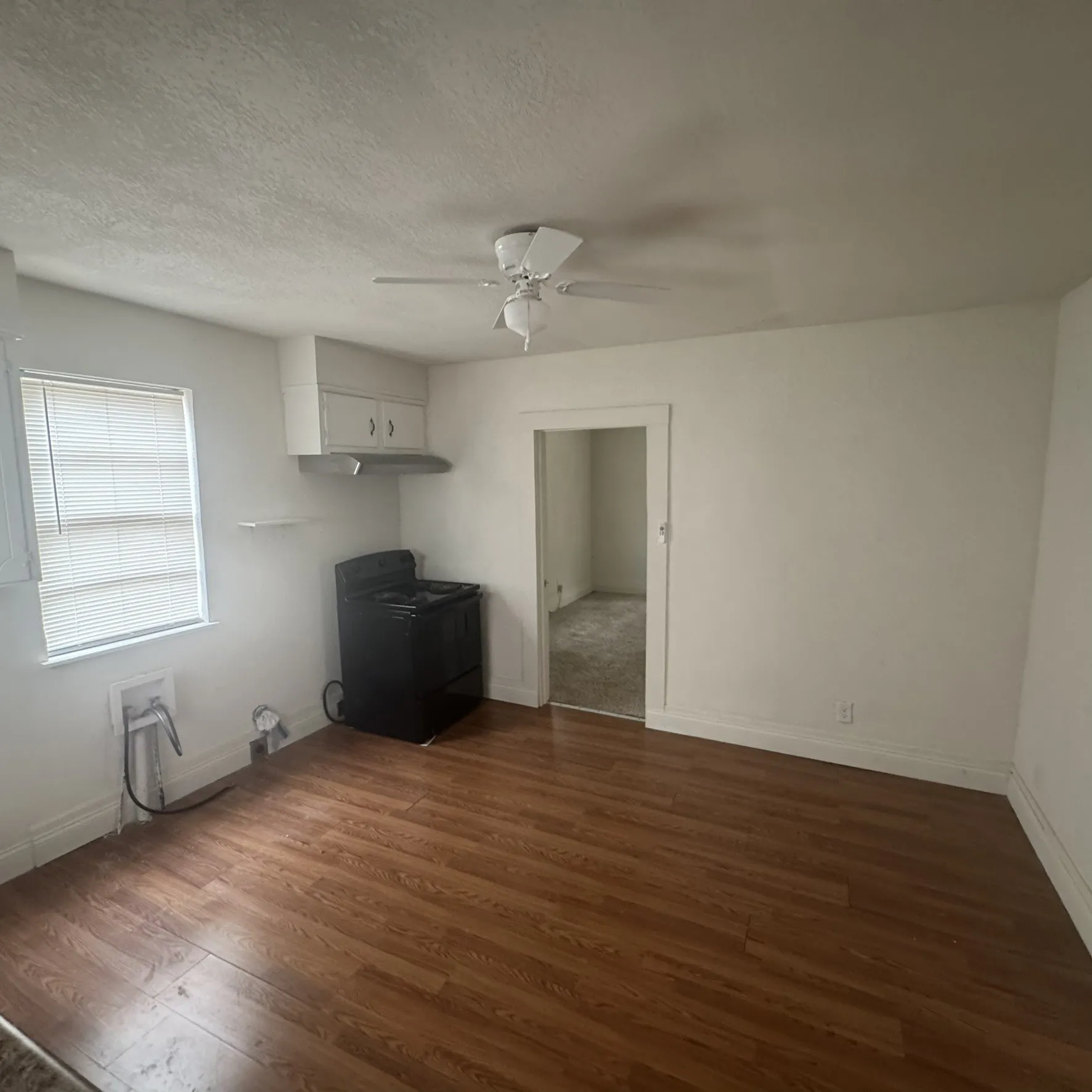 Single Family Residence For Sale in Mc Lennan County , 314 Arthur Street, Mc Gregor, Texas 76657, 2 Bedroom, 1 Bathroom, Garage spaces, 812 Sqft, built in 1950, mls#21385357, Real Estate Agent in Mc Gregor, Homes For Sale in Mc Lennan county, Homes For Sale in Mc Gregor, Realtor in Mc Gregor Texas, Real Estate Brokerage Independent Realty Texas, Luminita Cordes Realtor