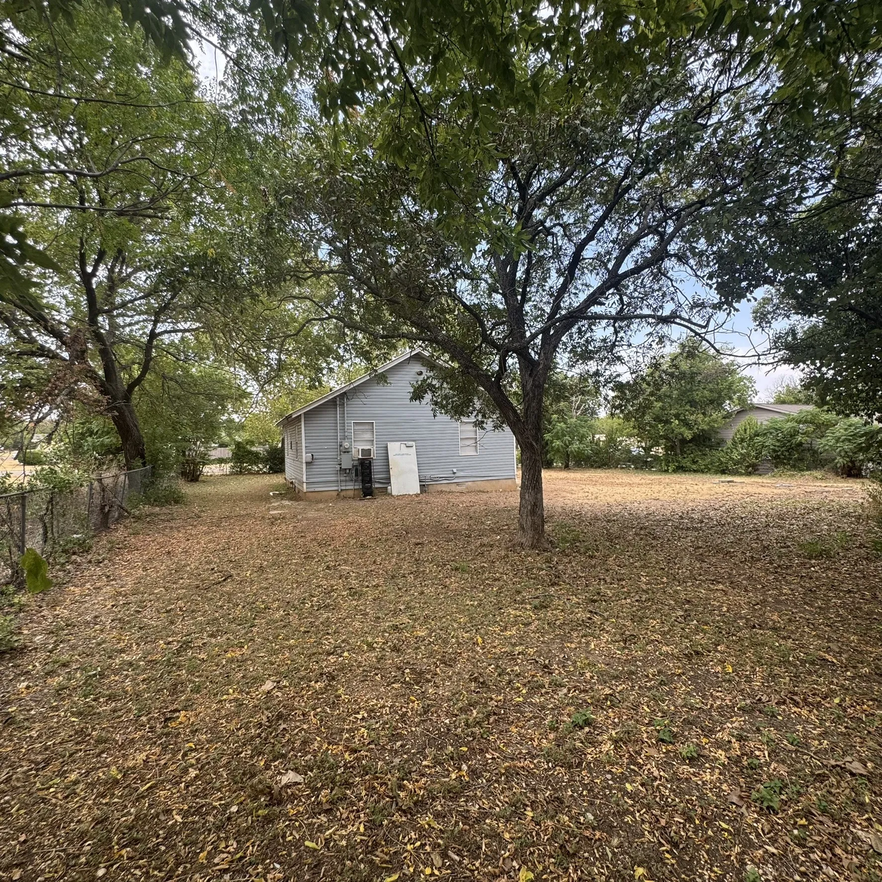 Single Family Residence For Sale in Mc Lennan County , 314 Arthur Street, Mc Gregor, Texas 76657, 2 Bedroom, 1 Bathroom, Garage spaces, 812 Sqft, built in 1950, mls#21385357, Real Estate Agent in Mc Gregor, Homes For Sale in Mc Lennan county, Homes For Sale in Mc Gregor, Realtor in Mc Gregor Texas, Real Estate Brokerage Independent Realty Texas, Luminita Cordes Realtor