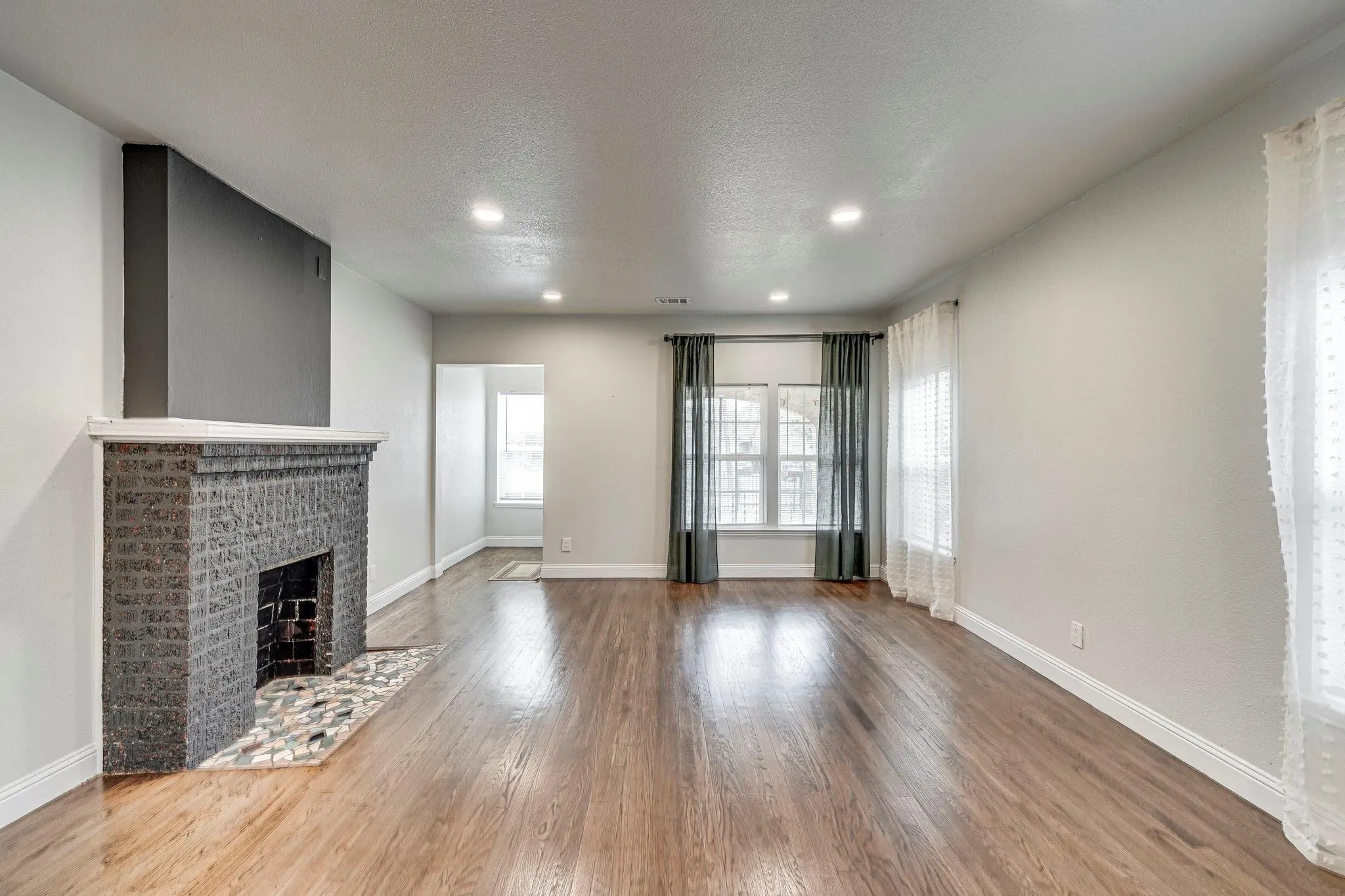 Decorative fireplace