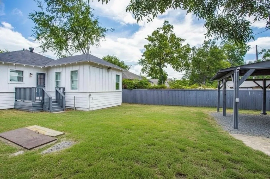 Single Family Residence For Sale in Dallas County , 403 Parkview Avenue, Dallas, Texas 75223, 3 Bedroom, 2 Bathroom, Garage spaces, 1,500 Sqft, built in 1924, mls#21387133, Real Estate Agent in Dallas, Homes For Sale in Dallas county, Homes For Sale in Dallas, Realtor in Dallas Texas, Real Estate Brokerage Independent Realty Texas, Luminita Cordes Realtor