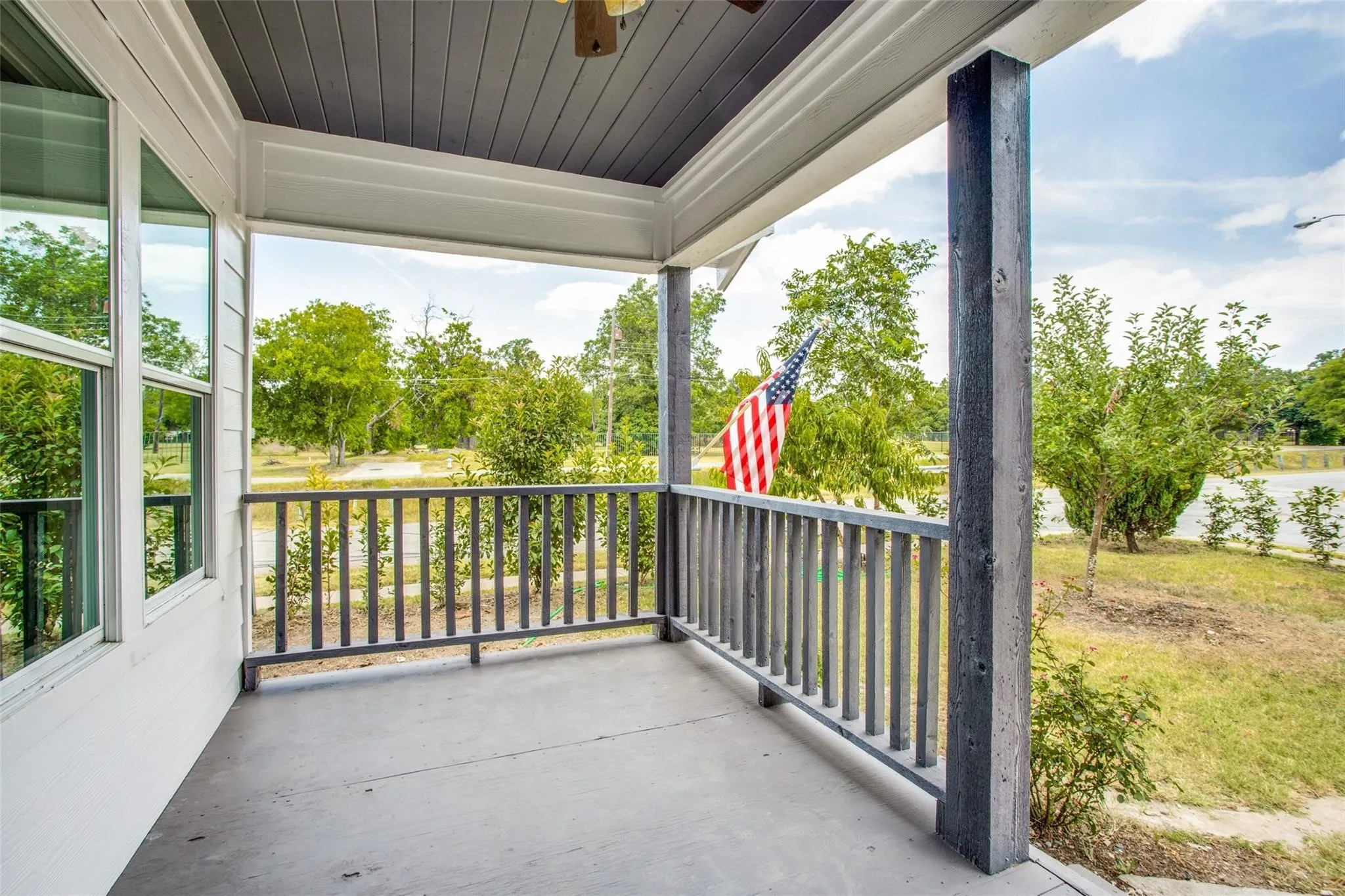 Single Family Residence For Sale in Dallas County , 403 Parkview Avenue, Dallas, Texas 75223, 3 Bedroom, 2 Bathroom, Garage spaces, 1,500 Sqft, built in 1924, mls#21387133, Real Estate Agent in Dallas, Homes For Sale in Dallas county, Homes For Sale in Dallas, Realtor in Dallas Texas, Real Estate Brokerage Independent Realty Texas, Luminita Cordes Realtor