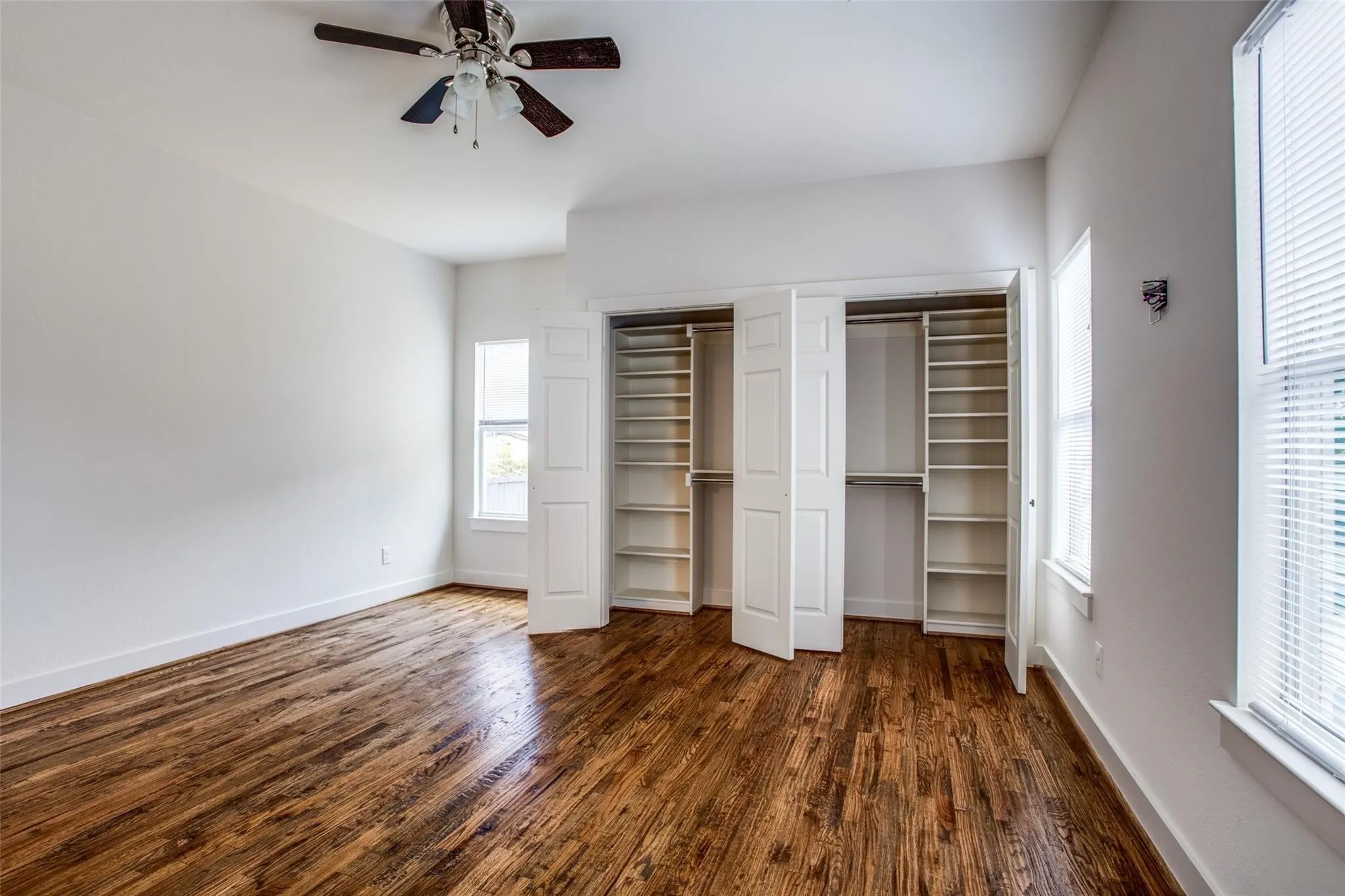 Single Family Residence For Sale in Dallas County , 403 Parkview Avenue, Dallas, Texas 75223, 3 Bedroom, 2 Bathroom, Garage spaces, 1,500 Sqft, built in 1924, mls#21387133, Real Estate Agent in Dallas, Homes For Sale in Dallas county, Homes For Sale in Dallas, Realtor in Dallas Texas, Real Estate Brokerage Independent Realty Texas, Luminita Cordes Realtor