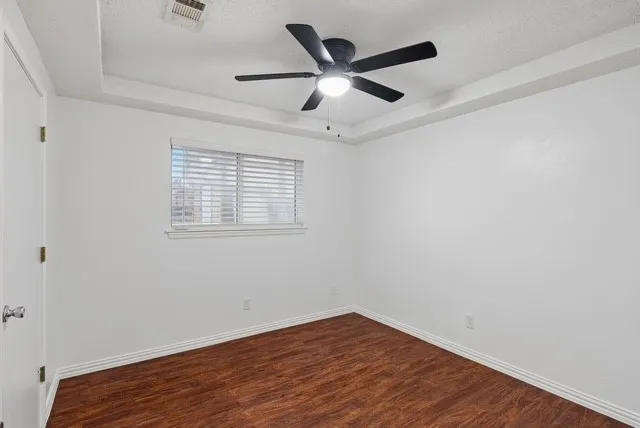 Townhouse For Rent in Dallas County , 213 Hood Street, Cedar Hill, Texas 75104, 2 Bedroom, 2 Bathroom, Garage spaces, 1,200 Sqft, built in 1984, mls#21385324, Real Estate Agent in Cedar Hill, Homes For Rent in Dallas county, Homes For Rent in Cedar Hill, Realtor in Cedar Hill Texas, Real Estate Brokerage Independent Realty Texas, Luminita Cordes Realtor
