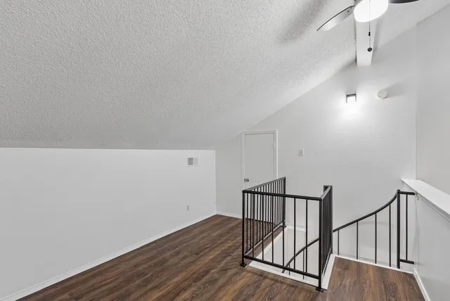 Townhouse For Rent in Dallas County , 213 Hood Street, Cedar Hill, Texas 75104, 2 Bedroom, 2 Bathroom, Garage spaces, 1,200 Sqft, built in 1984, mls#21385324, Real Estate Agent in Cedar Hill, Homes For Rent in Dallas county, Homes For Rent in Cedar Hill, Realtor in Cedar Hill Texas, Real Estate Brokerage Independent Realty Texas, Luminita Cordes Realtor