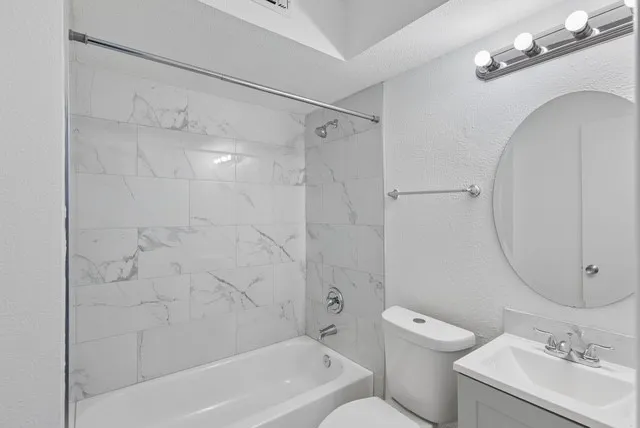 Townhouse For Rent in Dallas County , 213 Hood Street, Cedar Hill, Texas 75104, 2 Bedroom, 2 Bathroom, Garage spaces, 1,200 Sqft, built in 1984, mls#21385324, Real Estate Agent in Cedar Hill, Homes For Rent in Dallas county, Homes For Rent in Cedar Hill, Realtor in Cedar Hill Texas, Real Estate Brokerage Independent Realty Texas, Luminita Cordes Realtor
