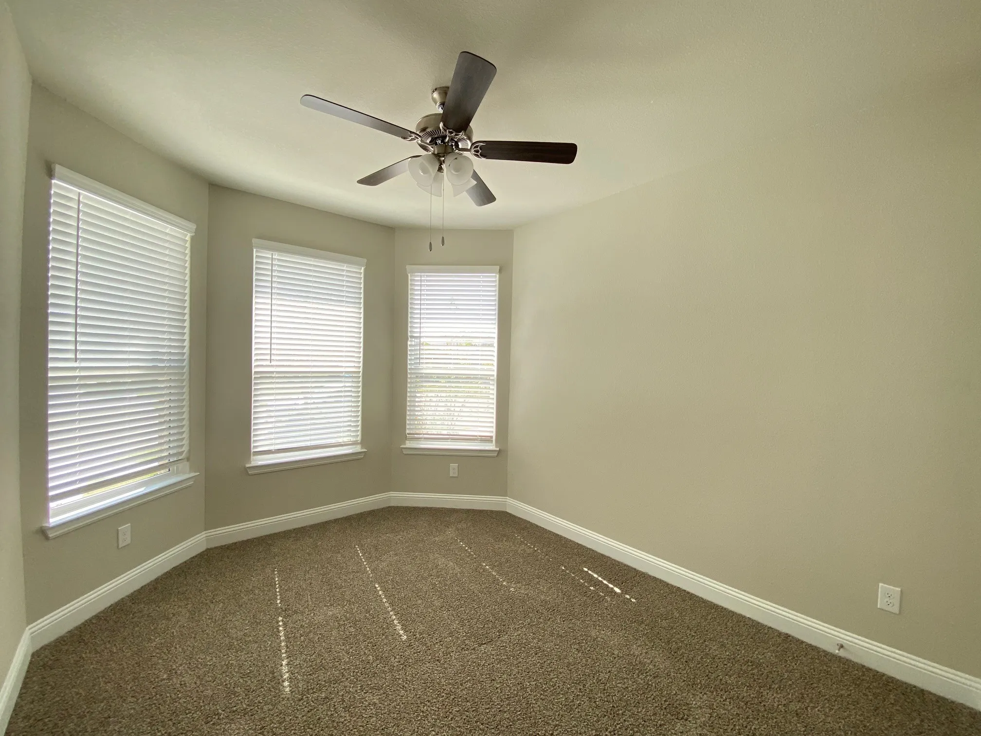 Single Family Residence For Rent in Denton County , 2312 redwing Drive, Denton, Texas 76205, 3 Bedroom, 2 Bathroom, 2 Garage spaces, 1,575 Sqft, built in 2023, mls#21387346, Real Estate Agent in Denton, Homes For Rent in Denton county, Homes For Rent in Denton, Realtor in Denton Texas, Real Estate Brokerage Independent Realty Texas, Luminita Cordes Realtor