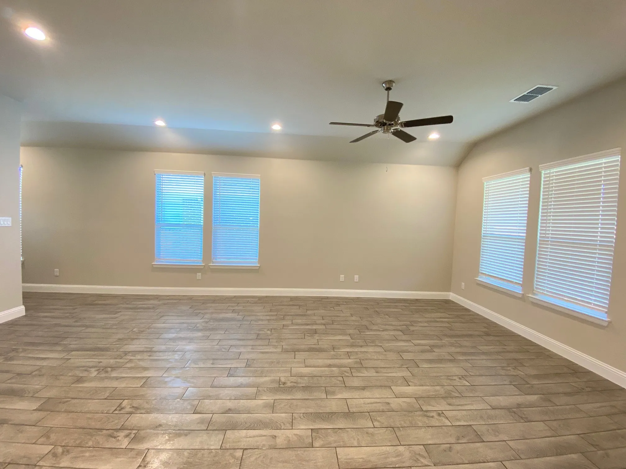 Single Family Residence For Rent in Denton County , 2312 redwing Drive, Denton, Texas 76205, 3 Bedroom, 2 Bathroom, 2 Garage spaces, 1,575 Sqft, built in 2023, mls#21387346, Real Estate Agent in Denton, Homes For Rent in Denton county, Homes For Rent in Denton, Realtor in Denton Texas, Real Estate Brokerage Independent Realty Texas, Luminita Cordes Realtor