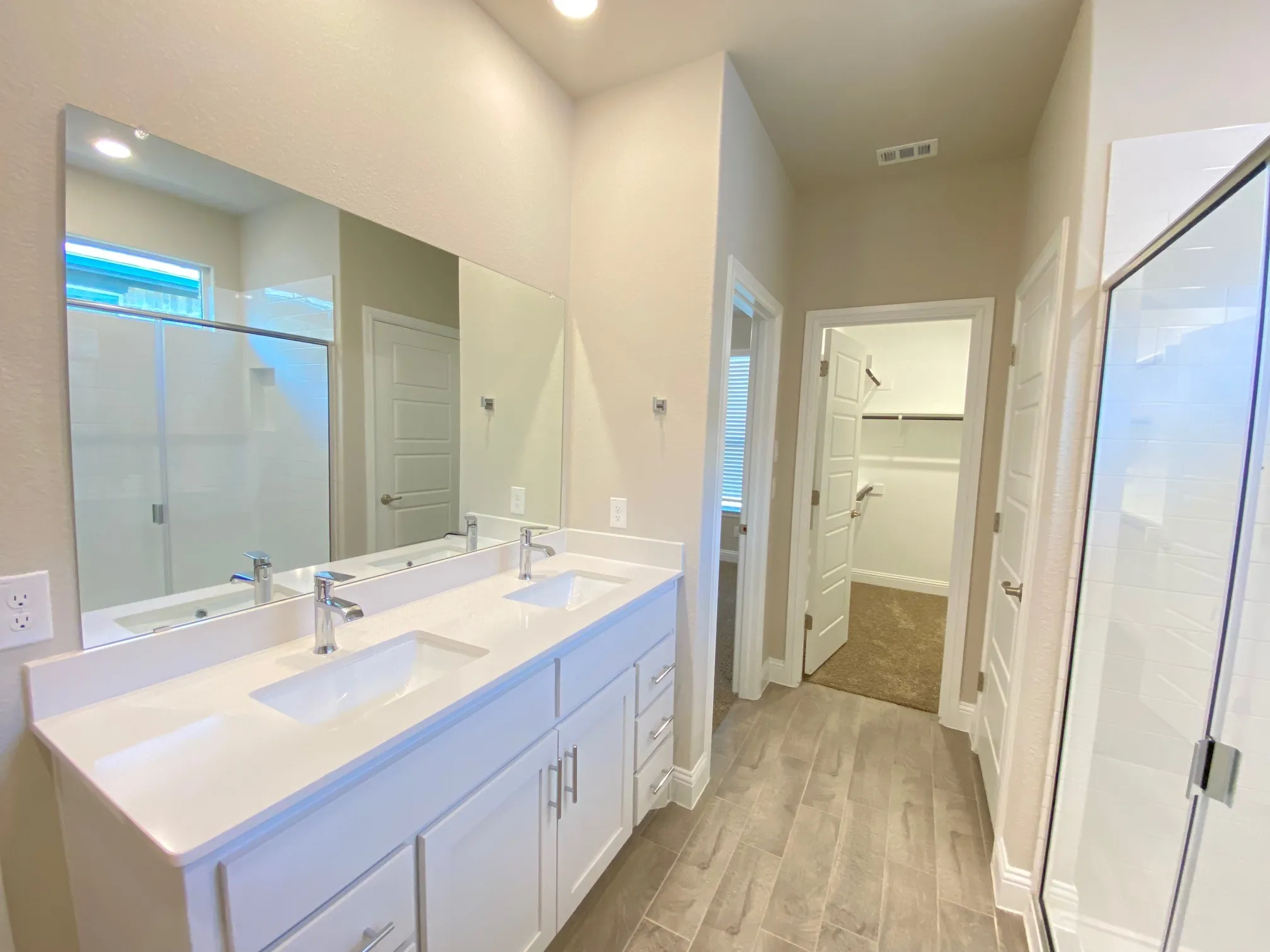 Single Family Residence For Rent in Denton County , 2312 redwing Drive, Denton, Texas 76205, 3 Bedroom, 2 Bathroom, 2 Garage spaces, 1,575 Sqft, built in 2023, mls#21387346, Real Estate Agent in Denton, Homes For Rent in Denton county, Homes For Rent in Denton, Realtor in Denton Texas, Real Estate Brokerage Independent Realty Texas, Luminita Cordes Realtor