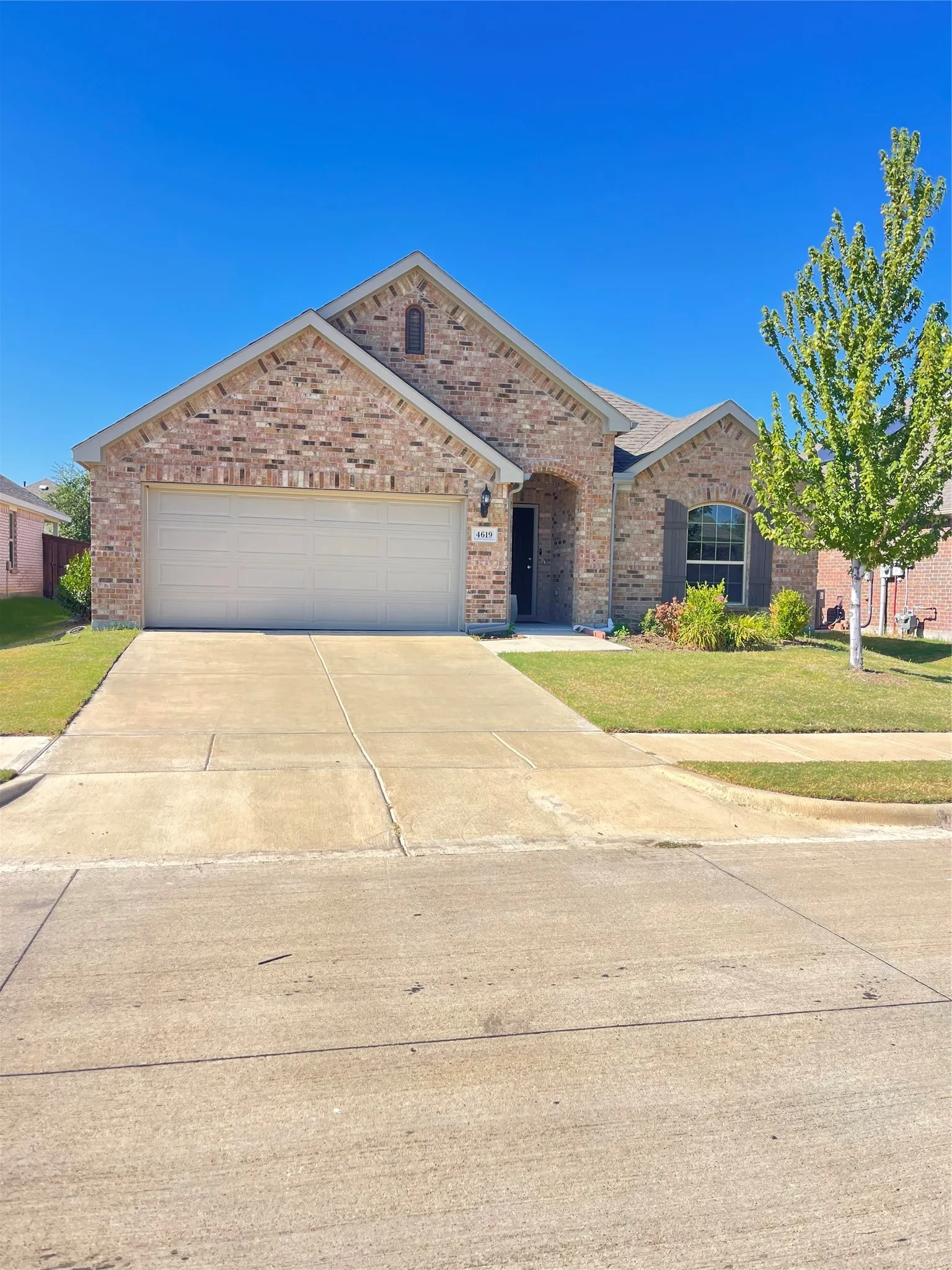 Single Family Residence For Sale in Kaufman County , 4619 Shivers Lane, Forney, Texas 75126, 4 Bedroom, 2 Bathroom, 2 Garage spaces, 2,081 Sqft, built in 2022, mls#21387128, Real Estate Agent in Forney, Homes For Sale in Kaufman county, Homes For Sale in Forney, Realtor in Forney Texas, Real Estate Brokerage Independent Realty Texas, Luminita Cordes Realtor