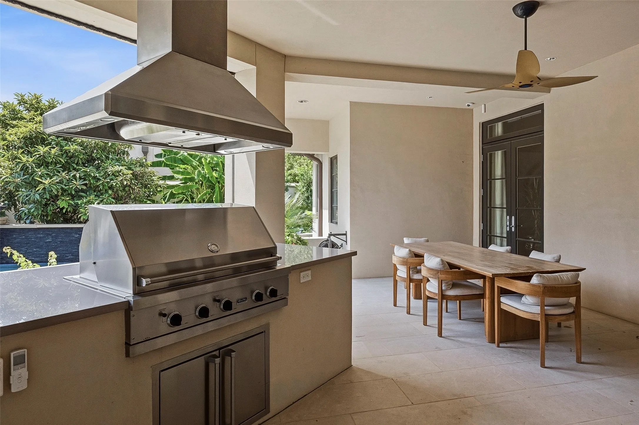 Single Family Residence For Sale in Tarrant County , 220 La Jolla Cove, Westworth Village, Texas 76114, 5 Bedroom, 7 Bathroom, 3 Garage spaces, 7,337 Sqft, built in 2007, mls#21387002, Real Estate Agent in Westworth Village, Homes For Sale in Tarrant county, Homes For Sale in Westworth Village, Realtor in Westworth Village Texas, Real Estate Brokerage Independent Realty Texas, Luminita Cordes Realtor