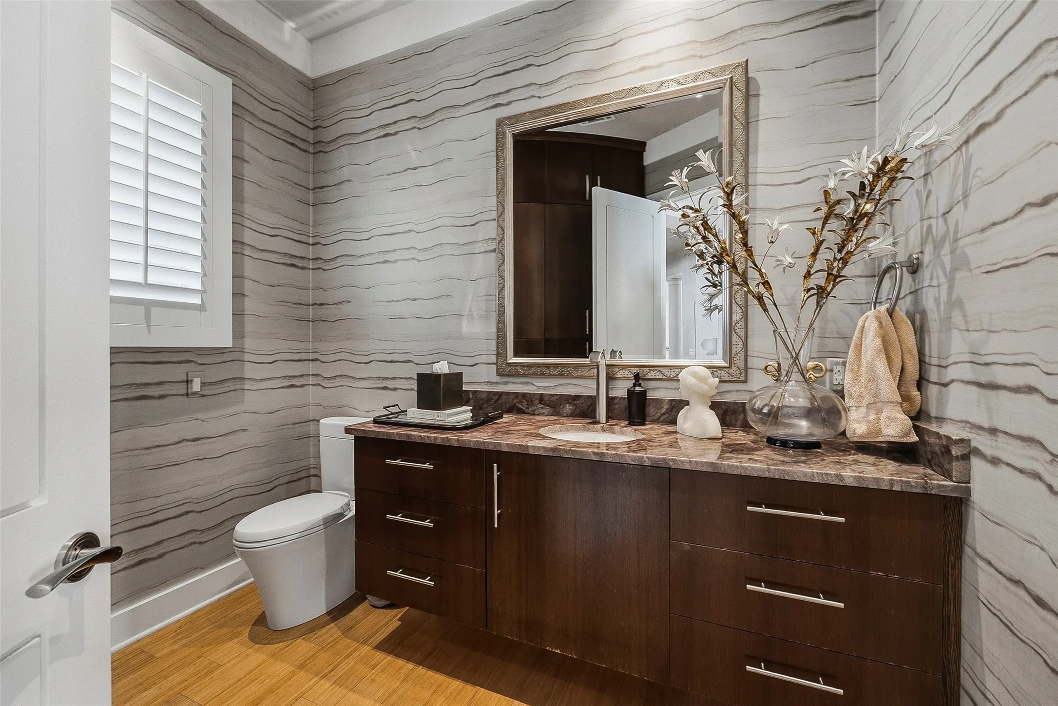 Single Family Residence For Sale in Tarrant County , 220 La Jolla Cove, Westworth Village, Texas 76114, 5 Bedroom, 7 Bathroom, 3 Garage spaces, 7,337 Sqft, built in 2007, mls#21387002, Real Estate Agent in Westworth Village, Homes For Sale in Tarrant county, Homes For Sale in Westworth Village, Realtor in Westworth Village Texas, Real Estate Brokerage Independent Realty Texas, Luminita Cordes Realtor