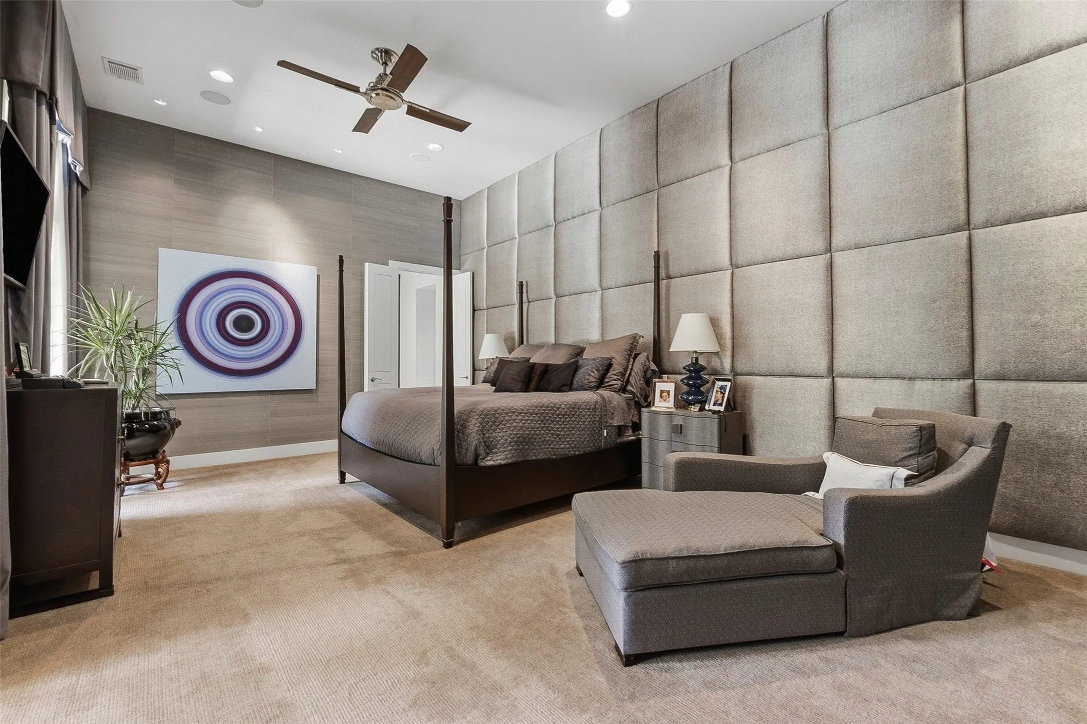 Single Family Residence For Sale in Tarrant County , 220 La Jolla Cove, Westworth Village, Texas 76114, 5 Bedroom, 7 Bathroom, 3 Garage spaces, 7,337 Sqft, built in 2007, mls#21387002, Real Estate Agent in Westworth Village, Homes For Sale in Tarrant county, Homes For Sale in Westworth Village, Realtor in Westworth Village Texas, Real Estate Brokerage Independent Realty Texas, Luminita Cordes Realtor
