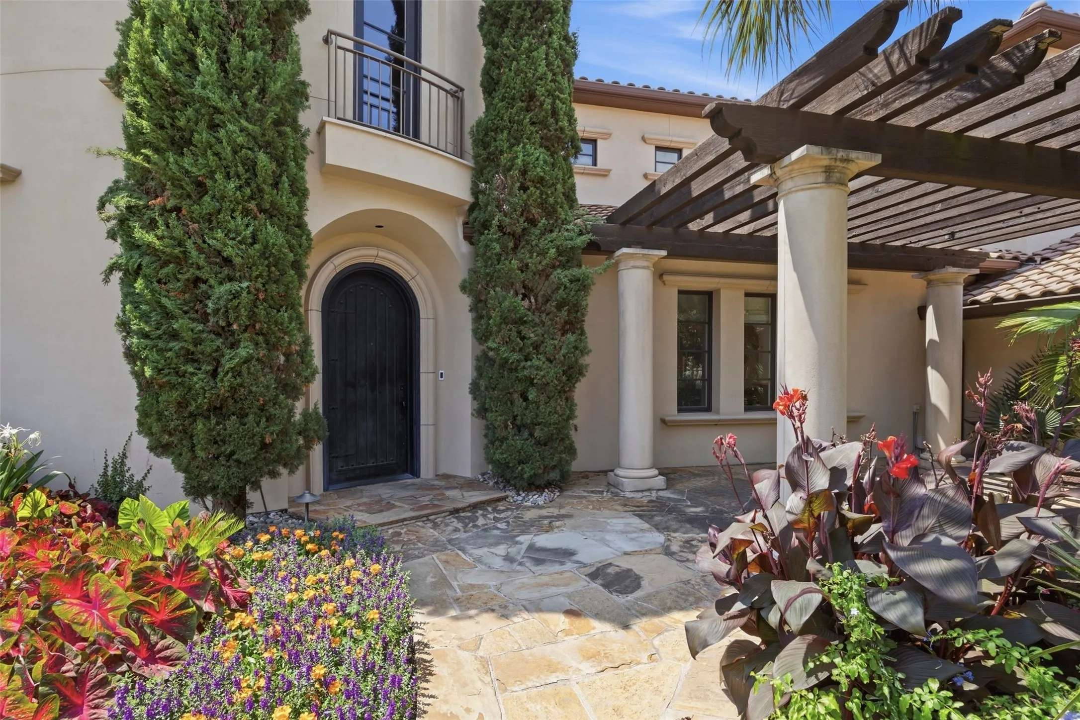 Single Family Residence For Sale in Tarrant County , 220 La Jolla Cove, Westworth Village, Texas 76114, 5 Bedroom, 7 Bathroom, 3 Garage spaces, 7,337 Sqft, built in 2007, mls#21387002, Real Estate Agent in Westworth Village, Homes For Sale in Tarrant county, Homes For Sale in Westworth Village, Realtor in Westworth Village Texas, Real Estate Brokerage Independent Realty Texas, Luminita Cordes Realtor