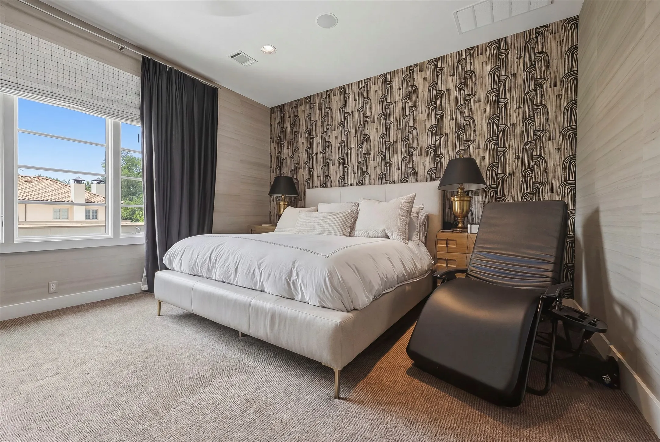 Single Family Residence For Sale in Tarrant County , 220 La Jolla Cove, Westworth Village, Texas 76114, 5 Bedroom, 7 Bathroom, 3 Garage spaces, 7,337 Sqft, built in 2007, mls#21387002, Real Estate Agent in Westworth Village, Homes For Sale in Tarrant county, Homes For Sale in Westworth Village, Realtor in Westworth Village Texas, Real Estate Brokerage Independent Realty Texas, Luminita Cordes Realtor